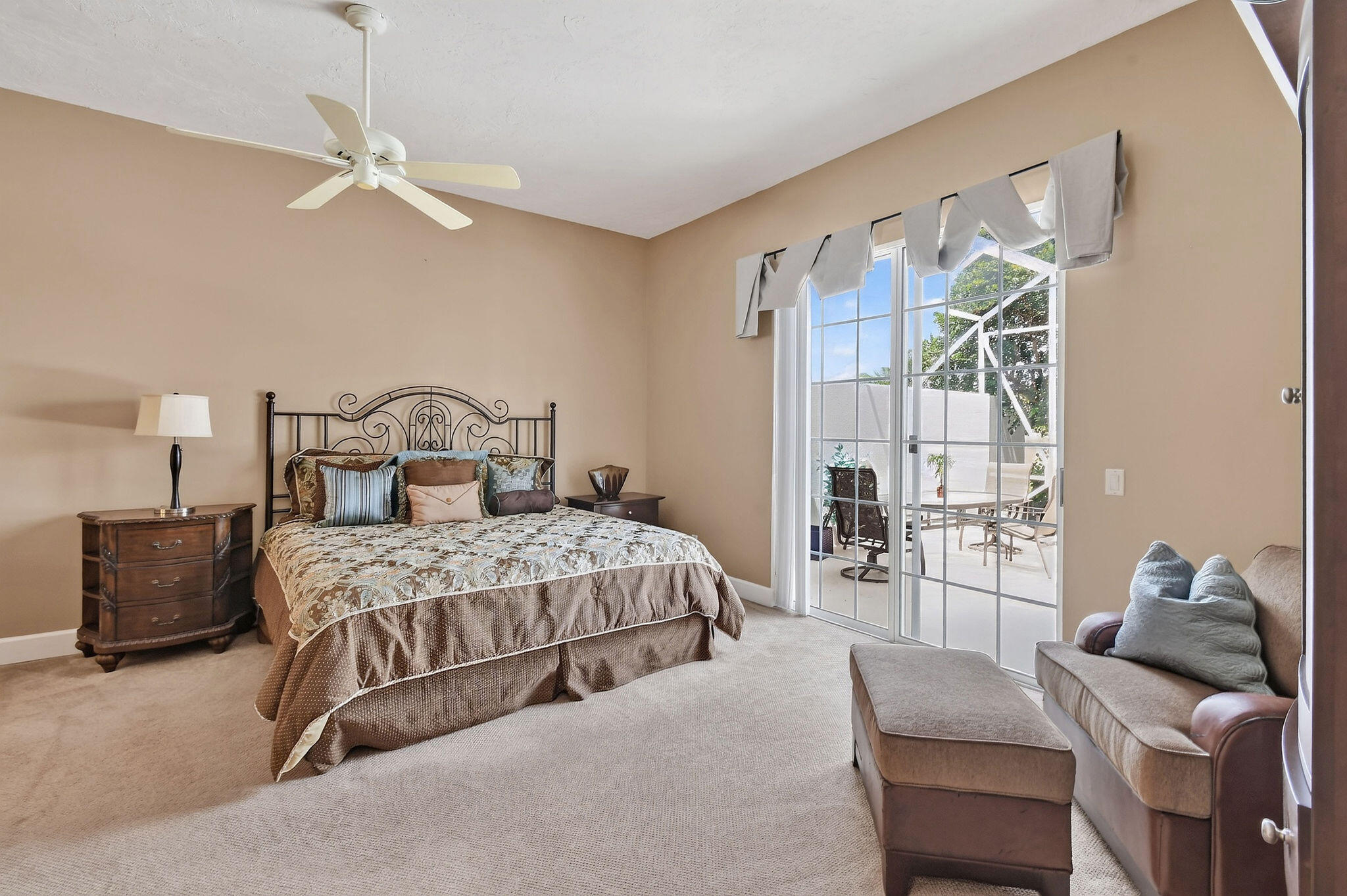 DOUBLE TREE - Residential
