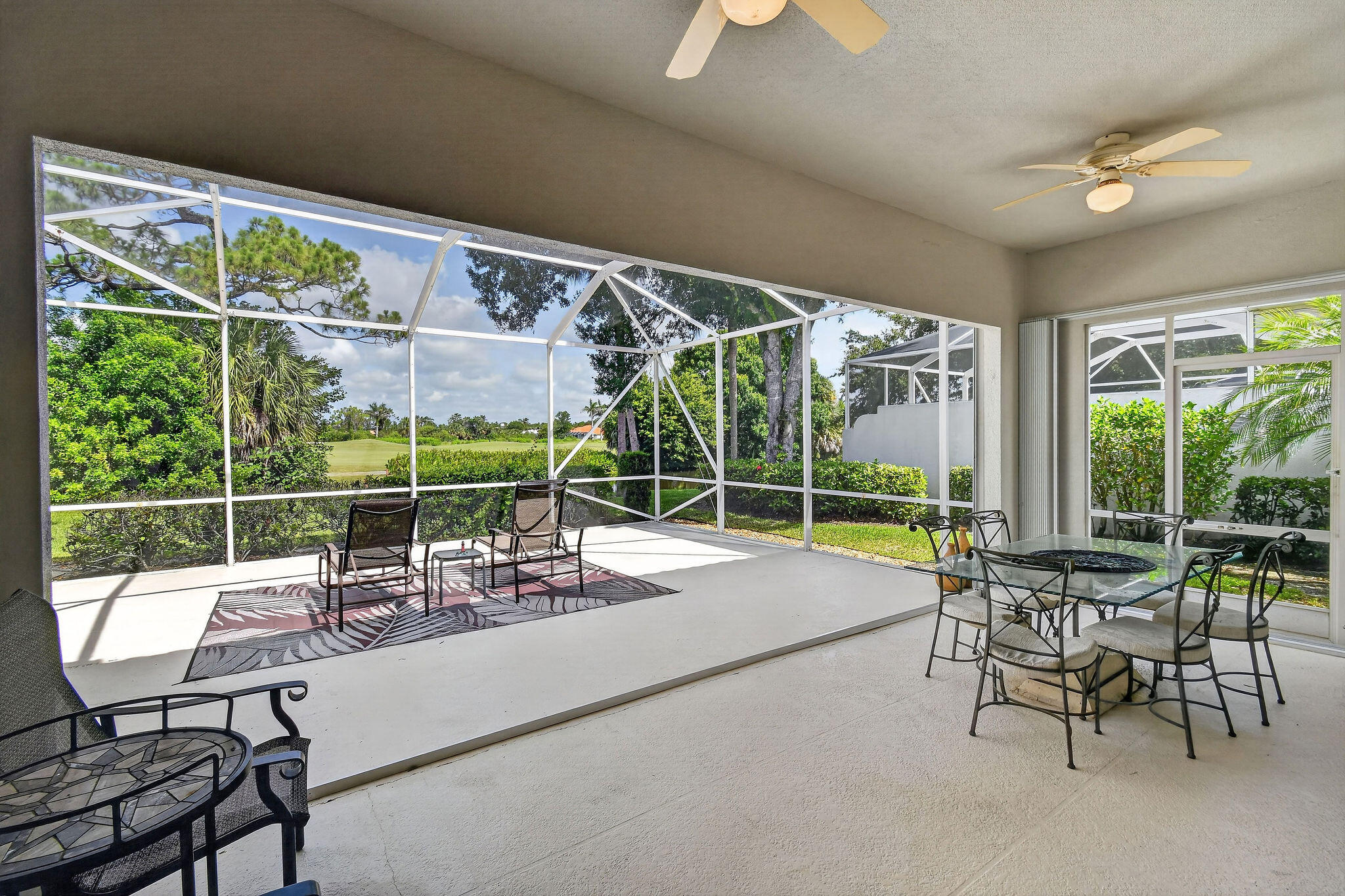 DOUBLE TREE - Residential