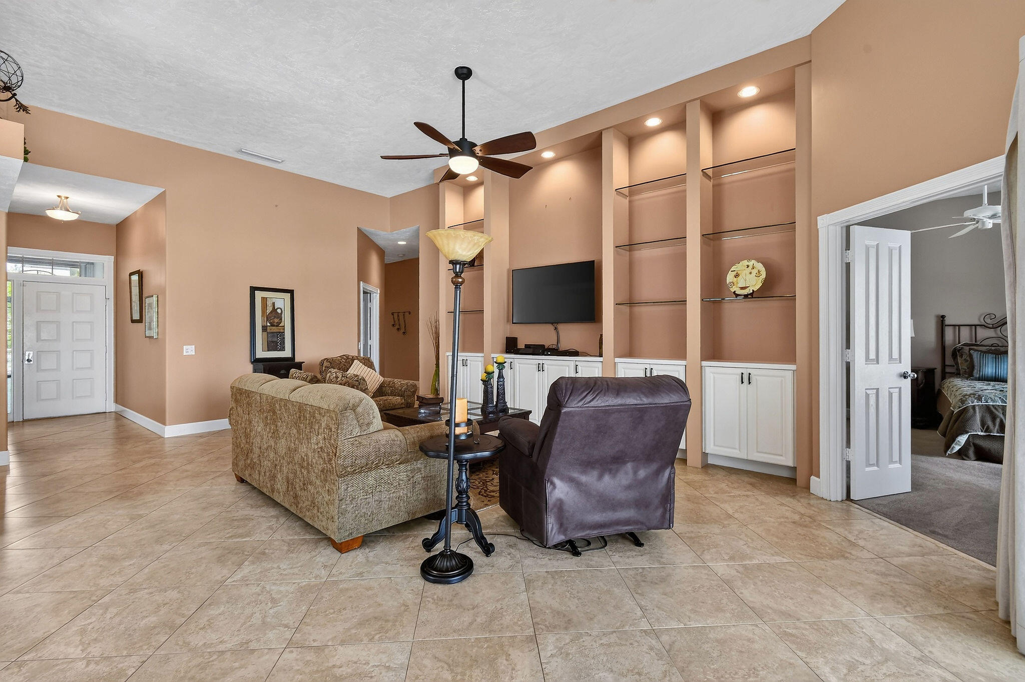 DOUBLE TREE - Residential