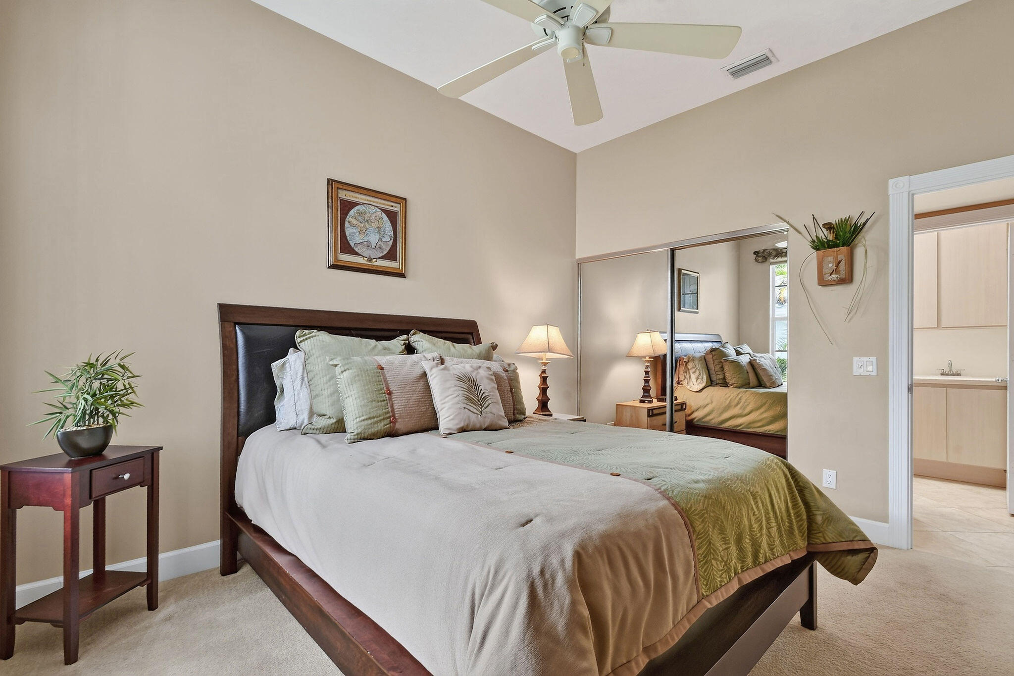 DOUBLE TREE - Residential