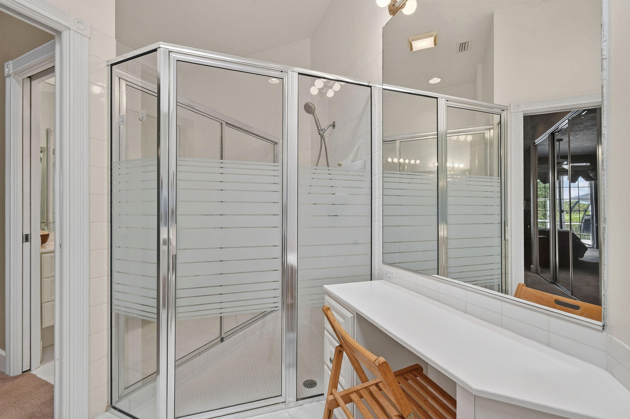 DOUBLE TREE - Residential