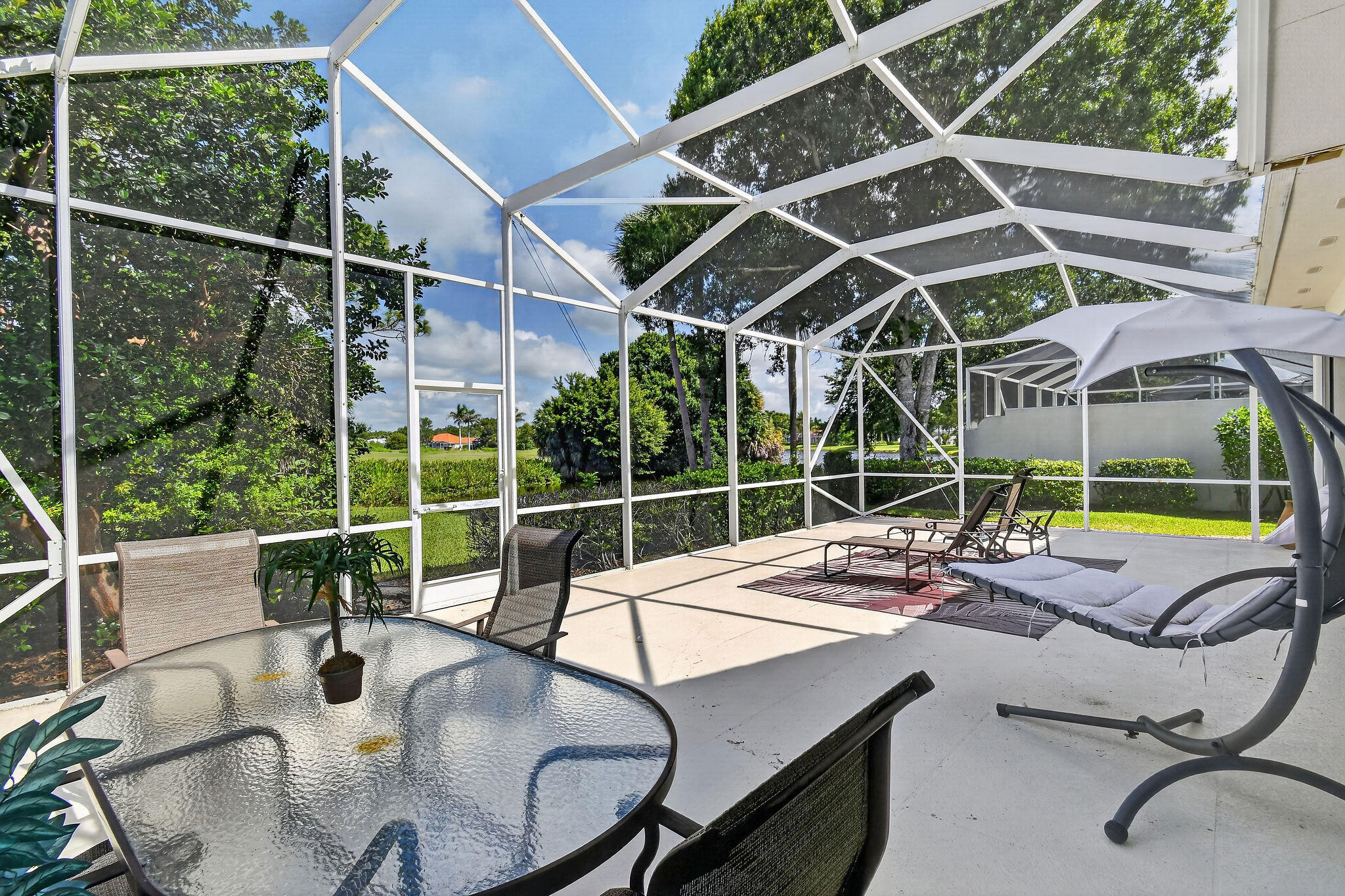 DOUBLE TREE - Residential