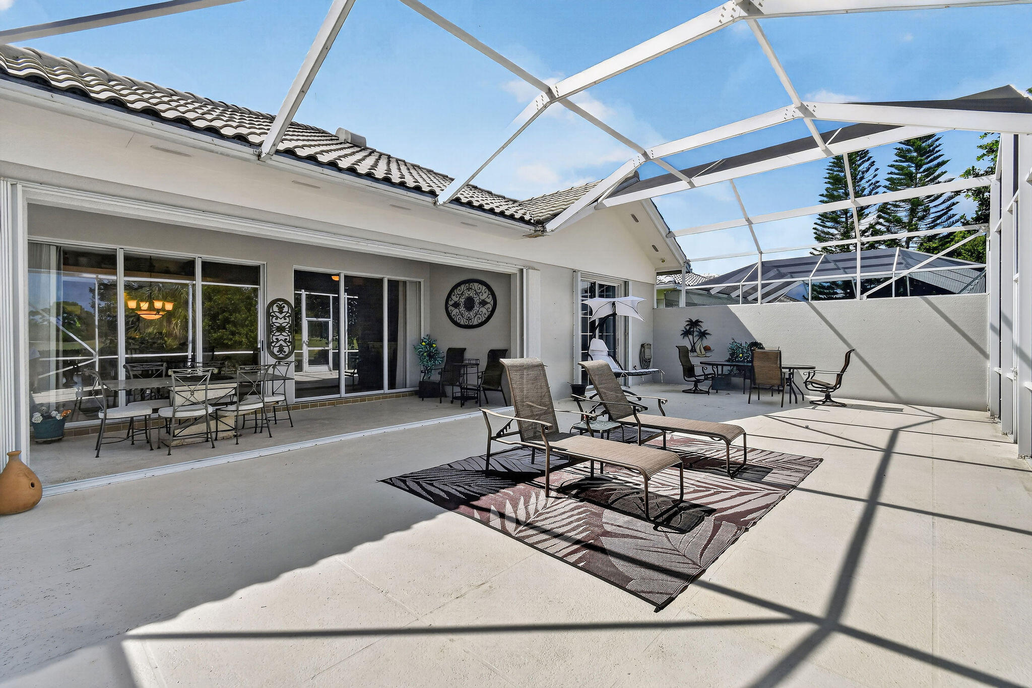 DOUBLE TREE - Residential