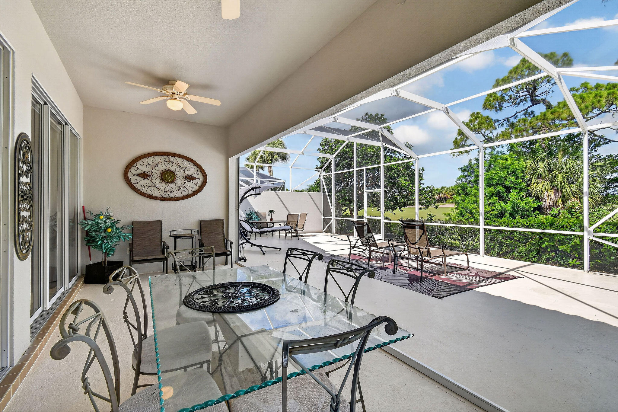 DOUBLE TREE - Residential