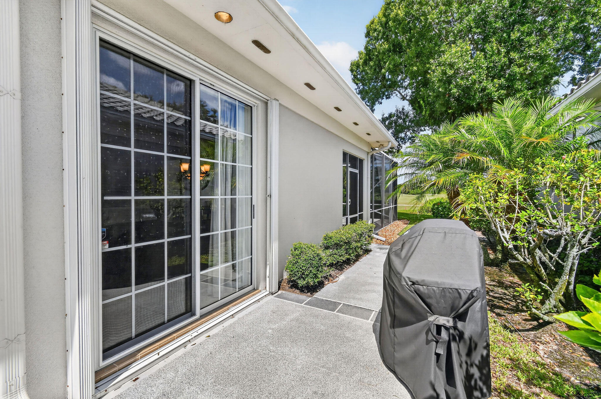 DOUBLE TREE - Residential