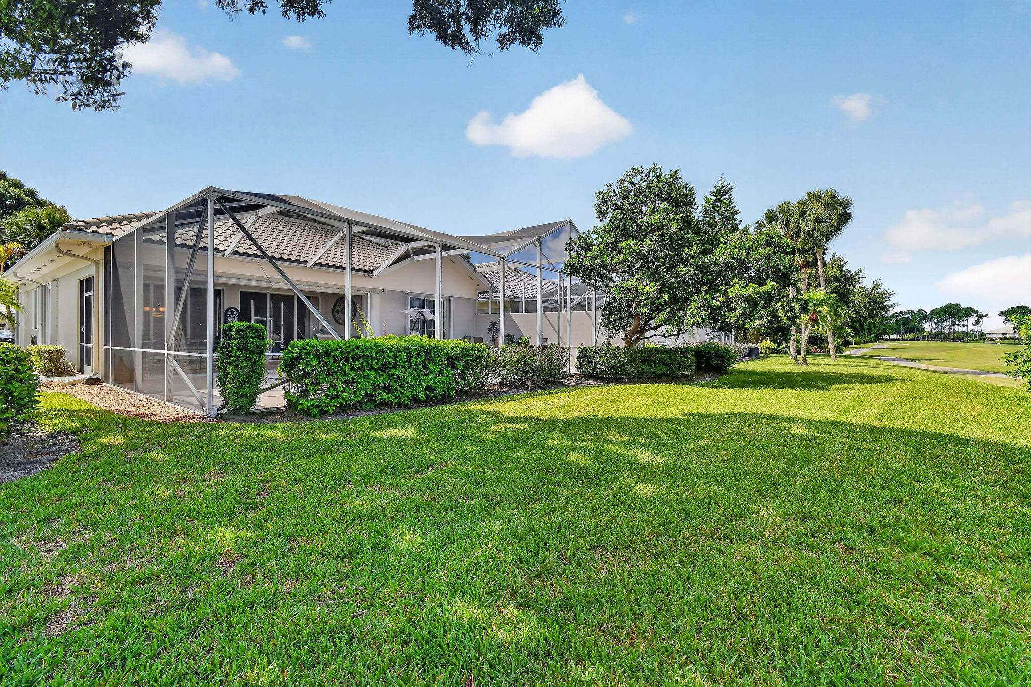 DOUBLE TREE - Residential