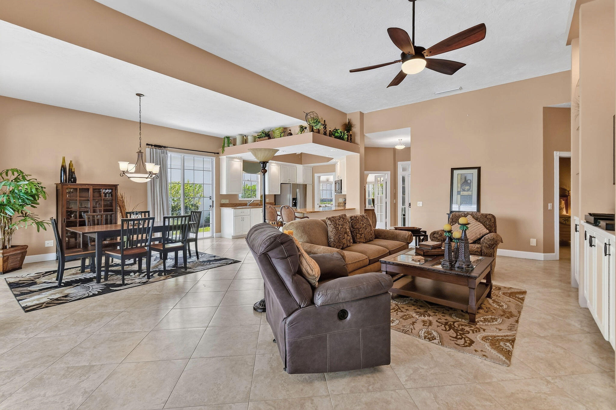 DOUBLE TREE - Residential