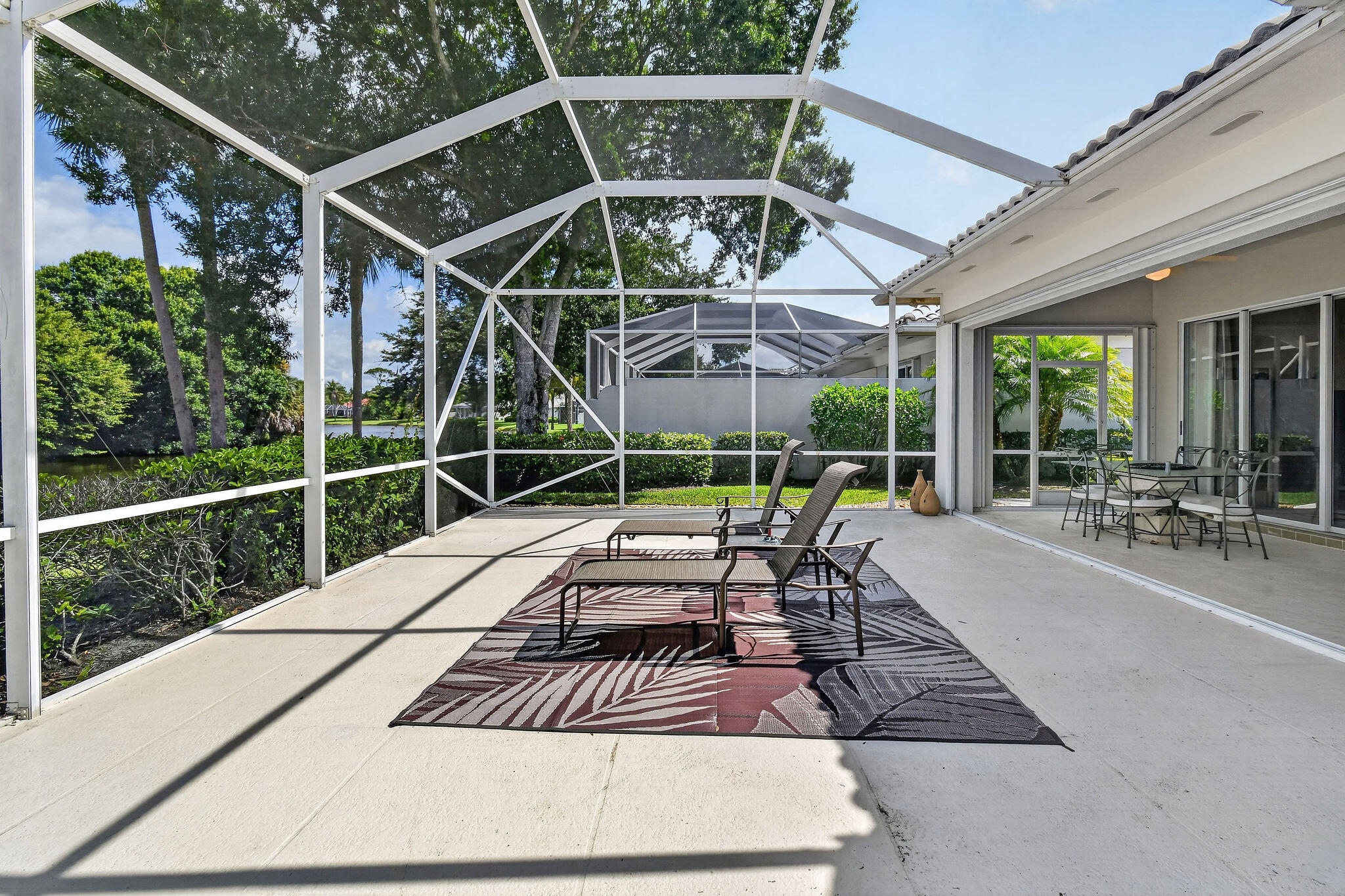 DOUBLE TREE - Residential