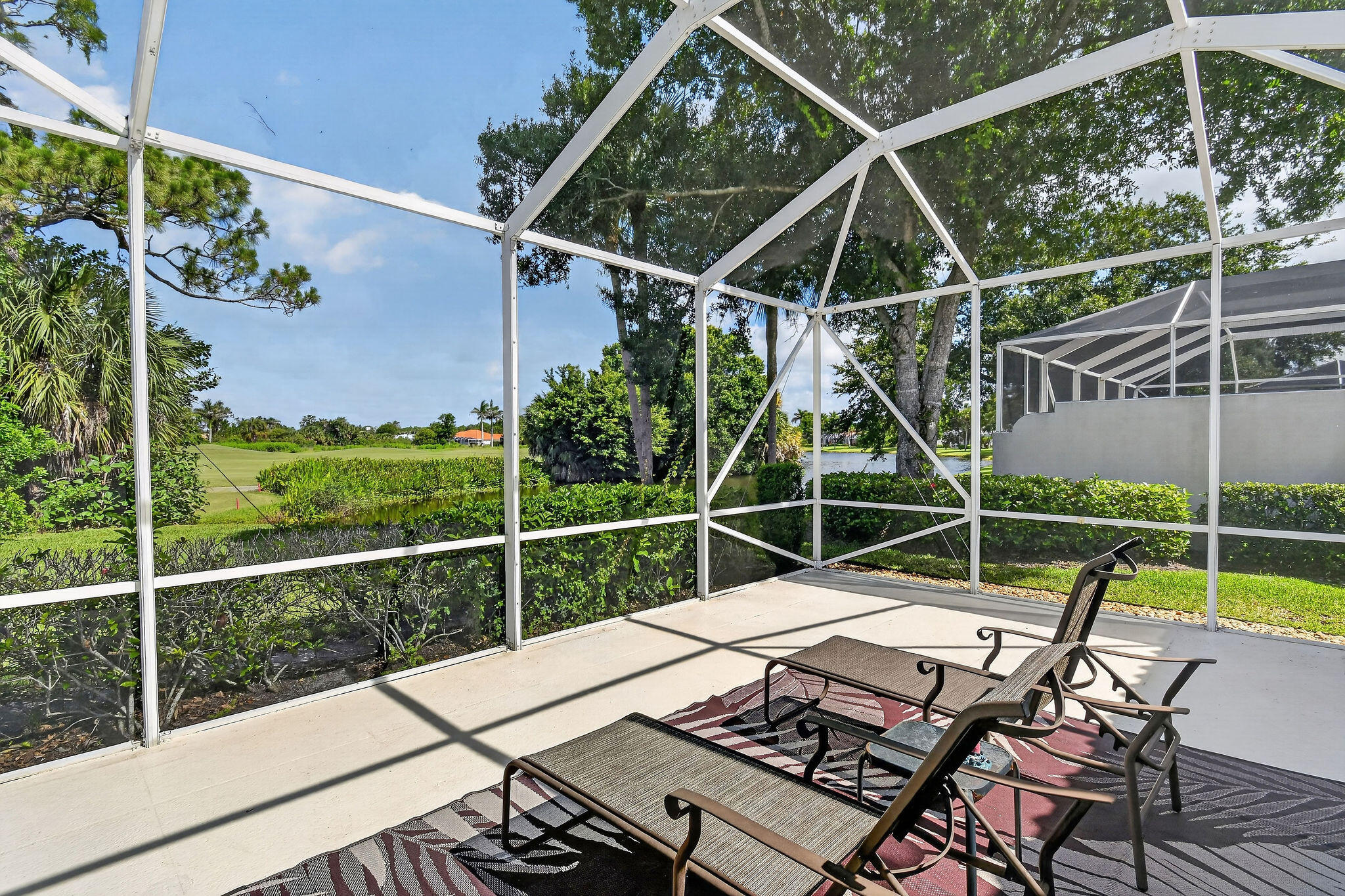 DOUBLE TREE - Residential