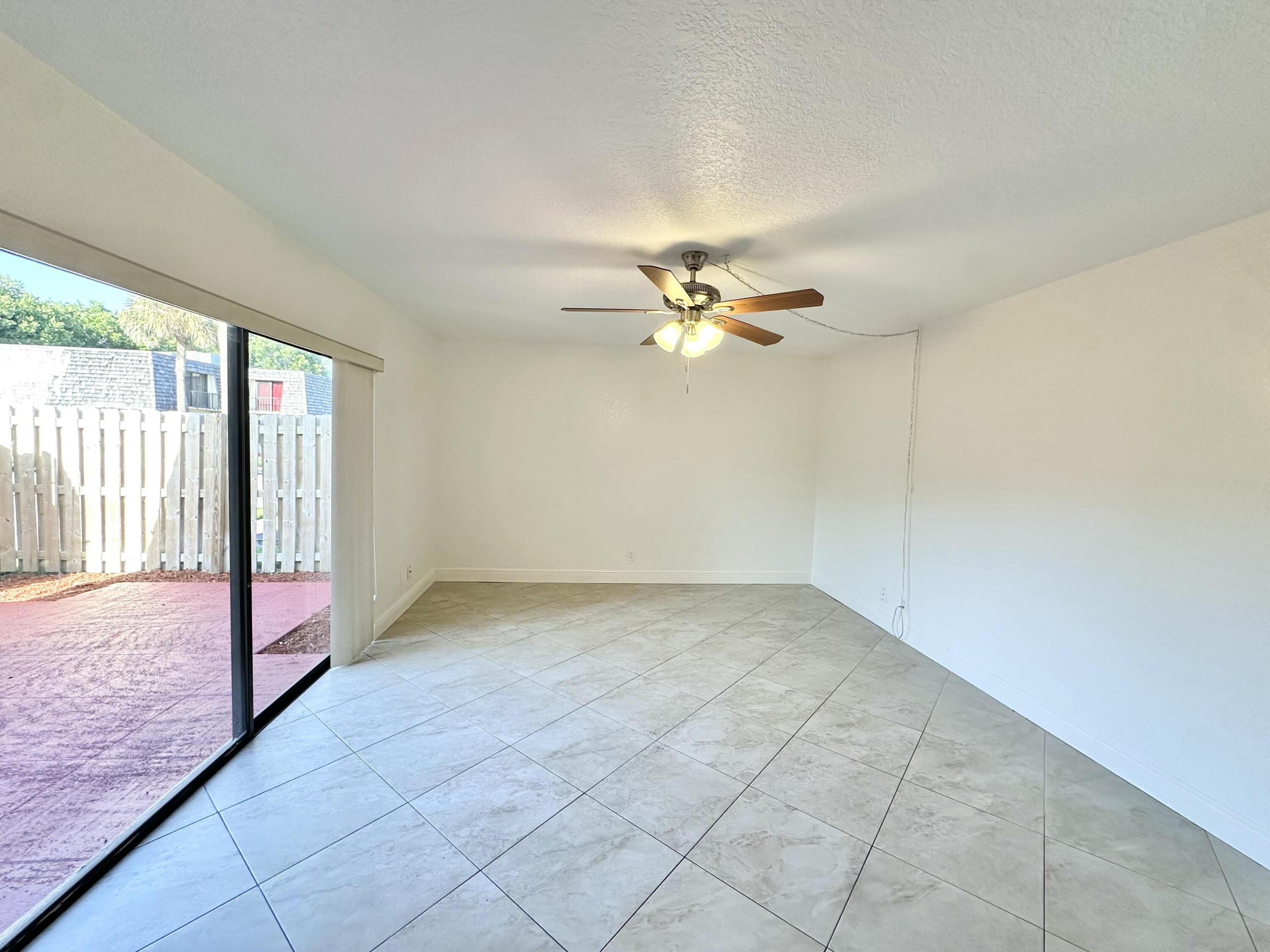 LAKEWOOD OF PALM SPRINGS - Residential