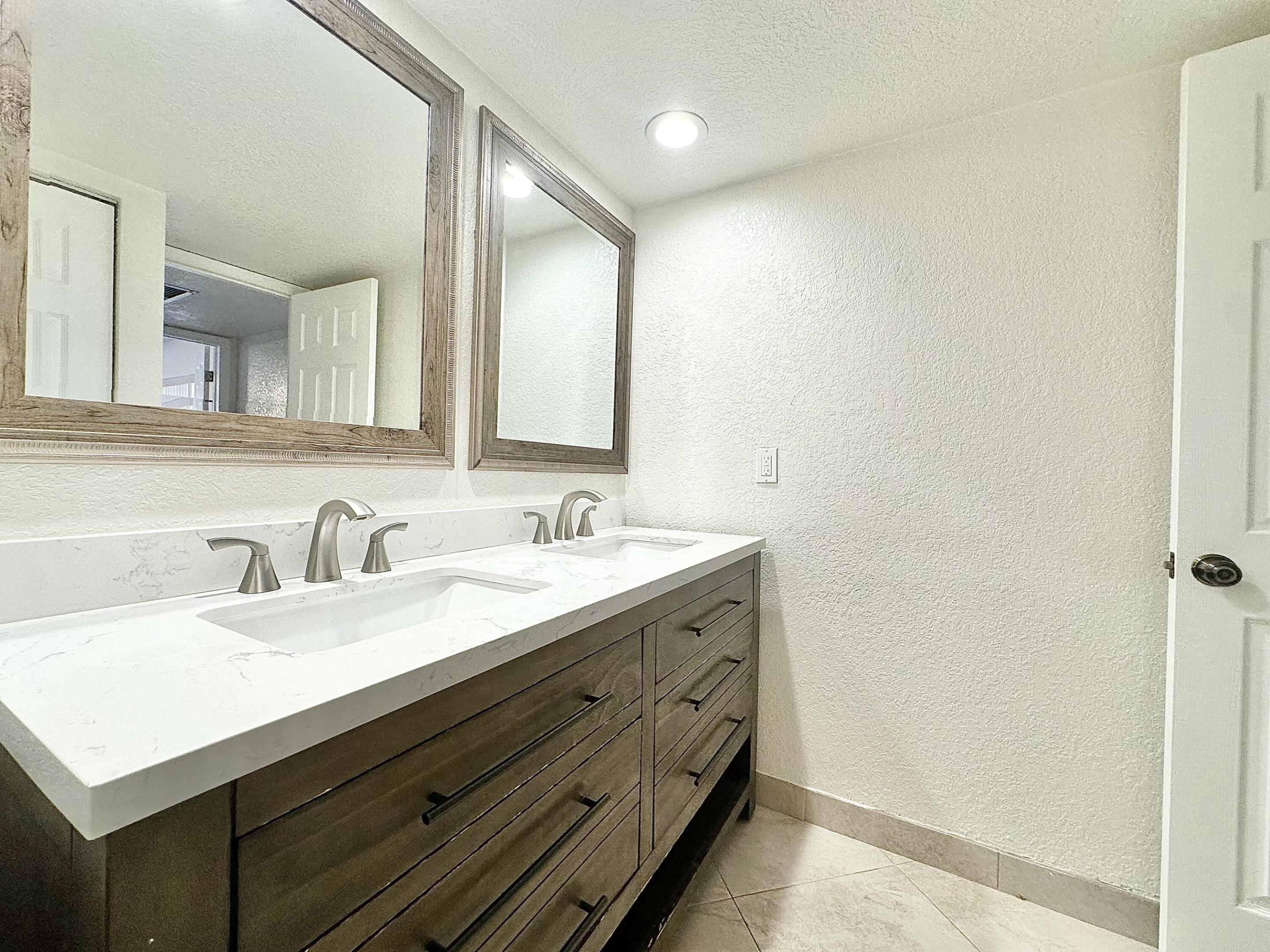 LAKEWOOD OF PALM SPRINGS - Residential
