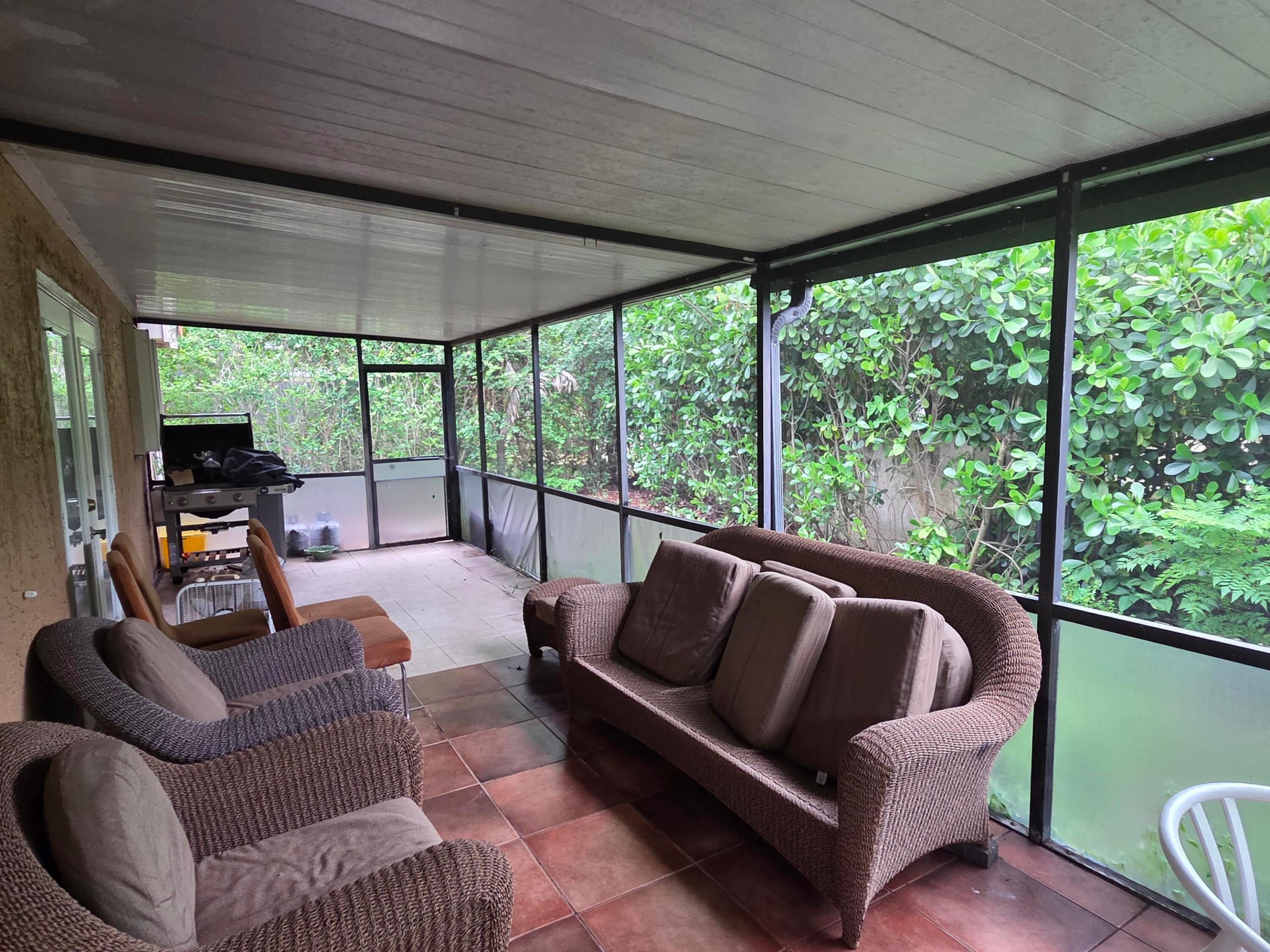 VILLAGES OF HILLSBORO SEC 2 - Residential Lease