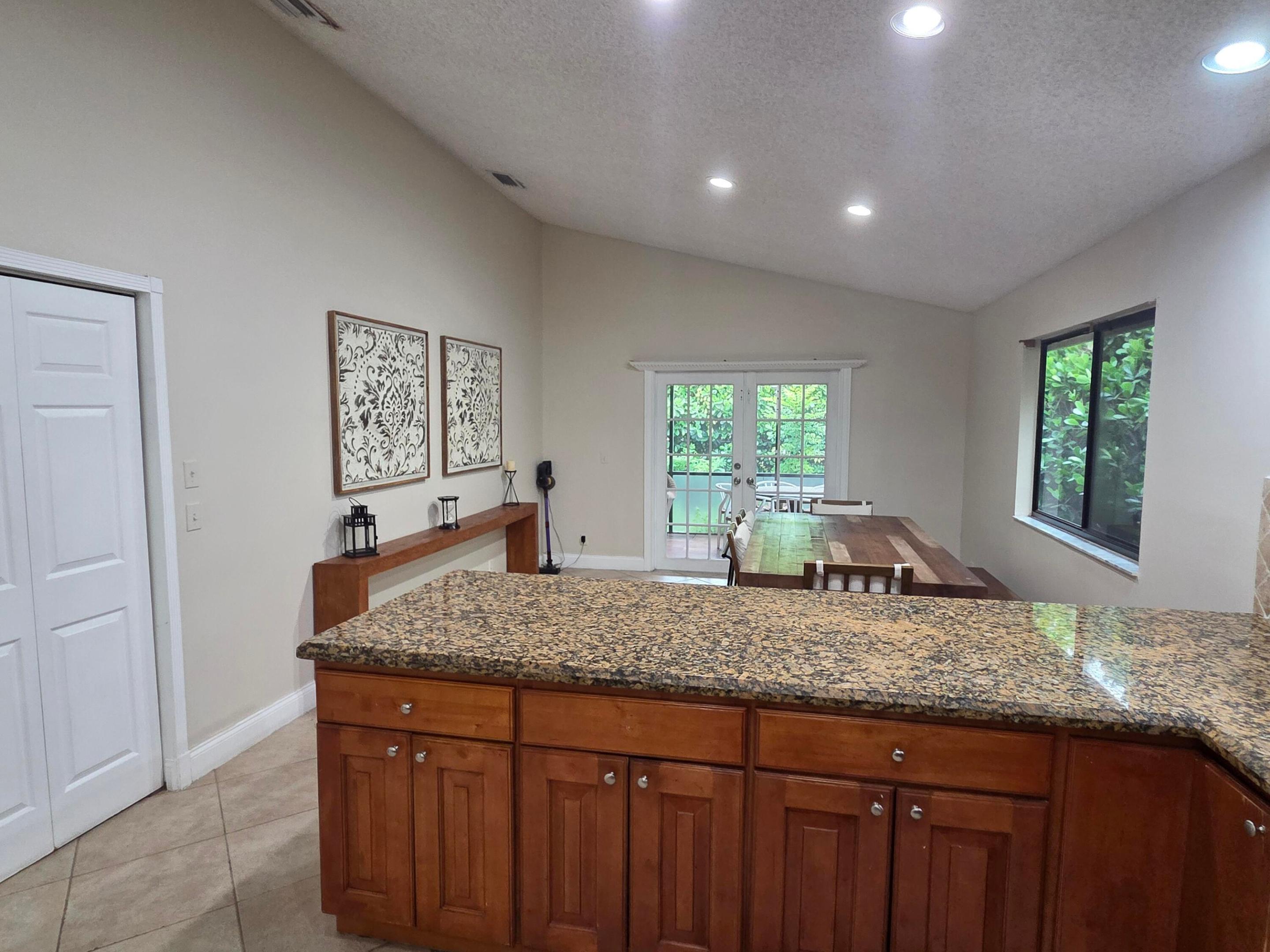 VILLAGES OF HILLSBORO SEC 2 - Residential Lease