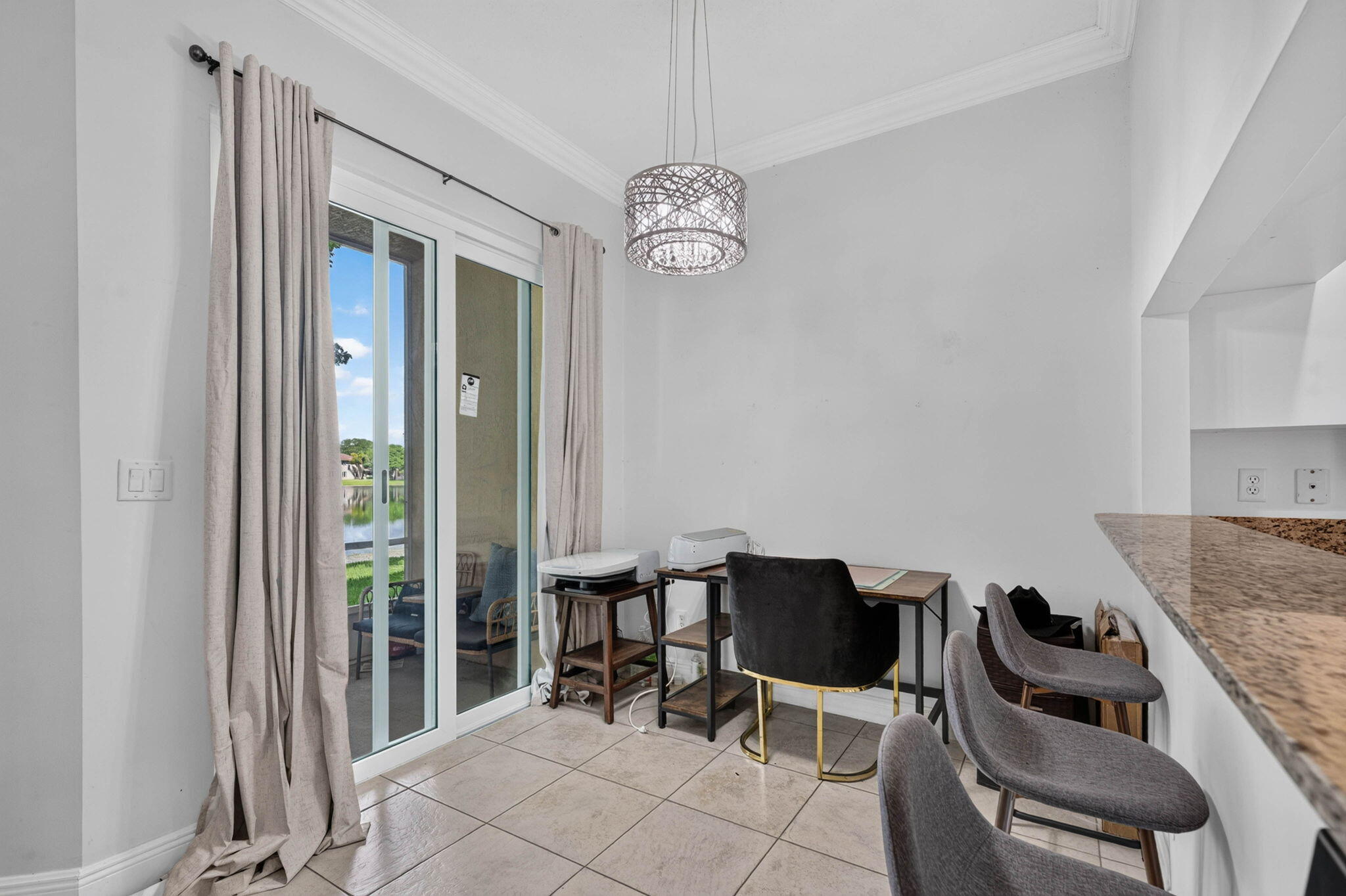 ROLLING HILLS GOLF & TENNIS CLUB - Residential
