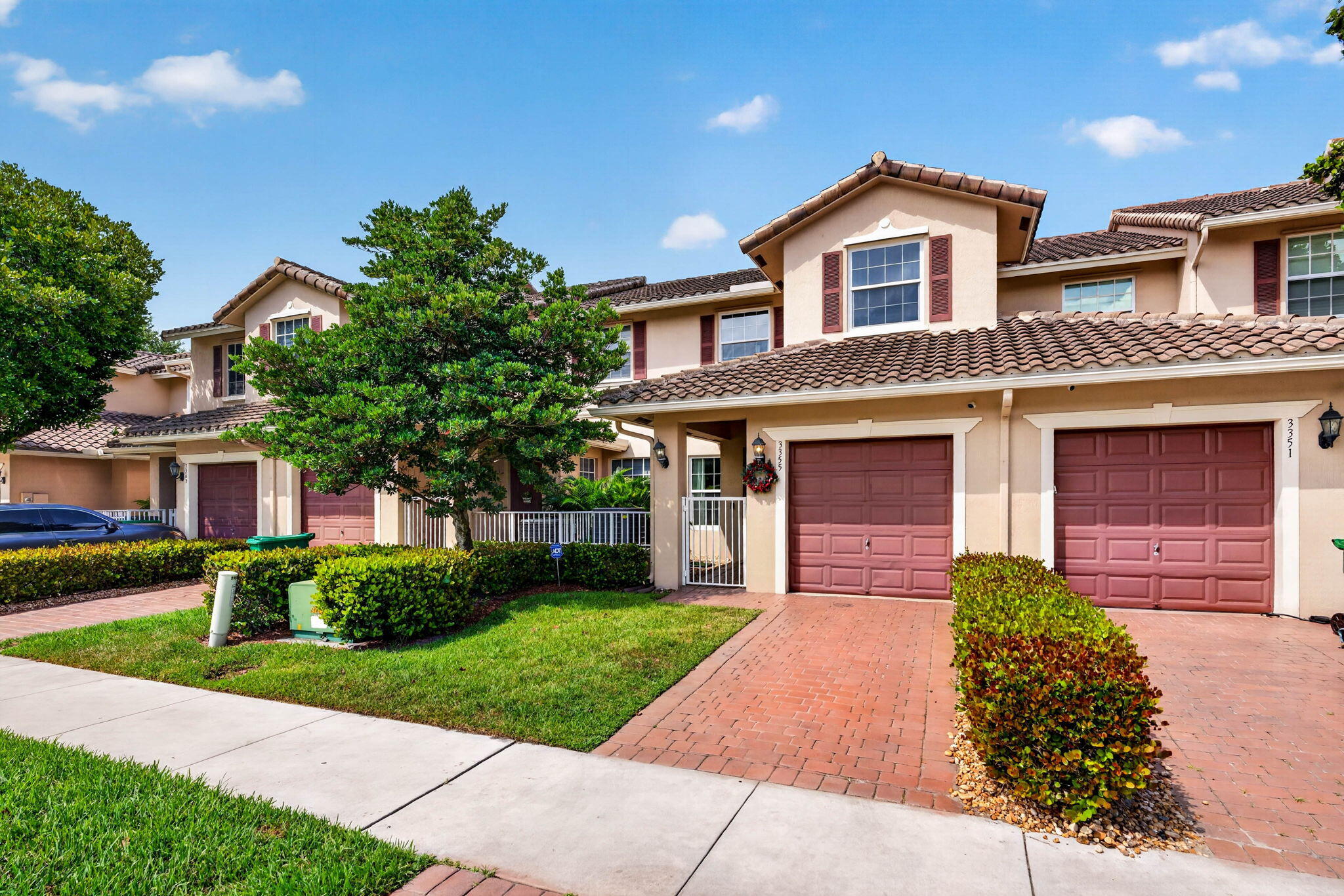 ROLLING HILLS GOLF & TENNIS CLUB - Residential