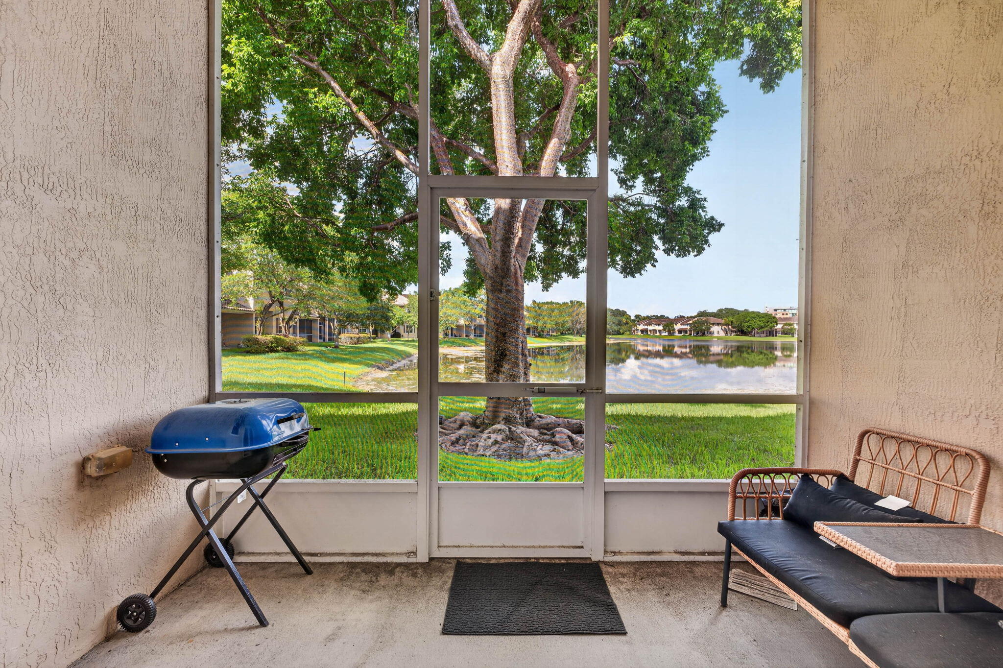 ROLLING HILLS GOLF & TENNIS CLUB - Residential