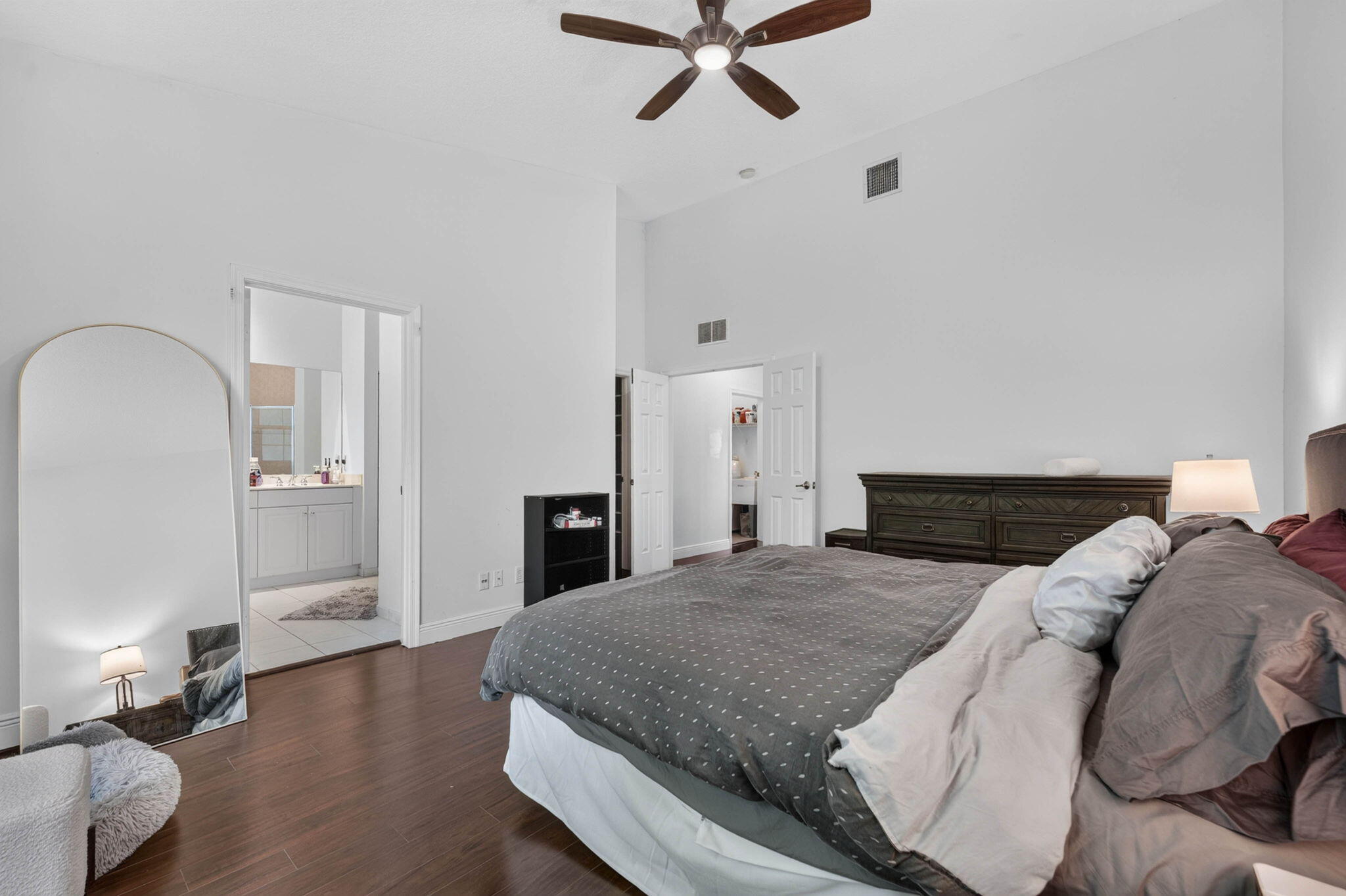 ROLLING HILLS GOLF & TENNIS CLUB - Residential