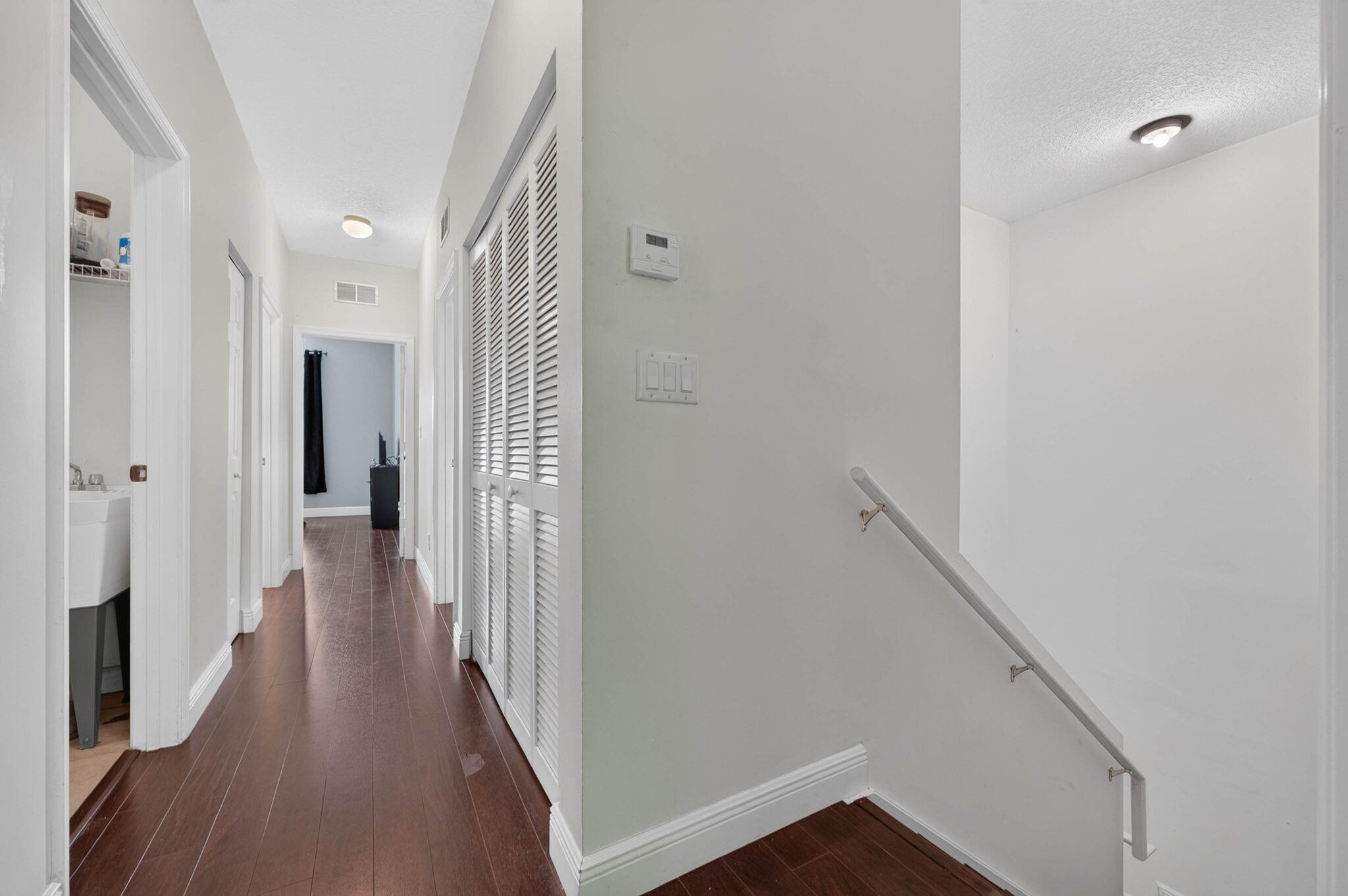 ROLLING HILLS GOLF & TENNIS CLUB - Residential