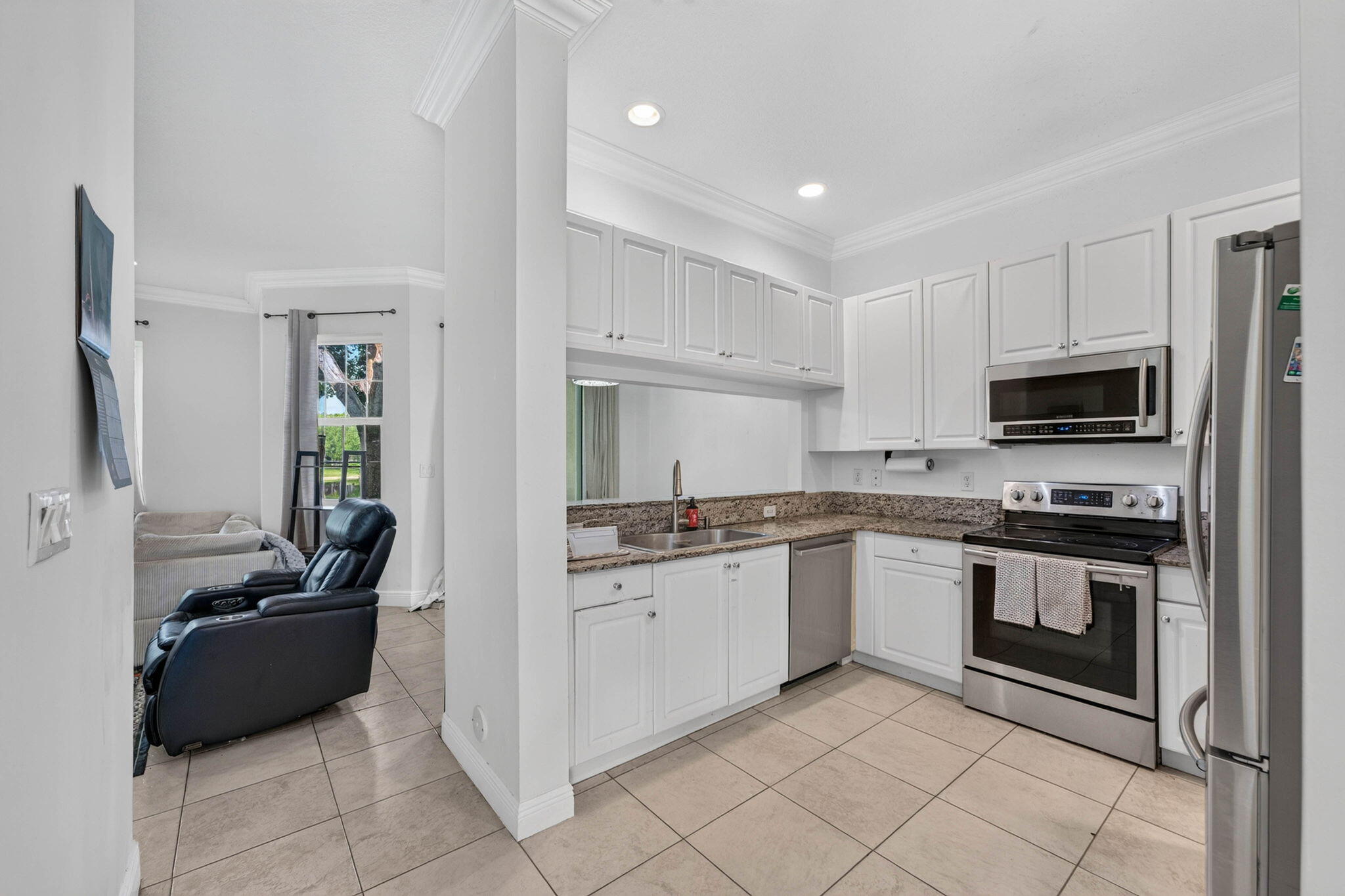 ROLLING HILLS GOLF & TENNIS CLUB - Residential
