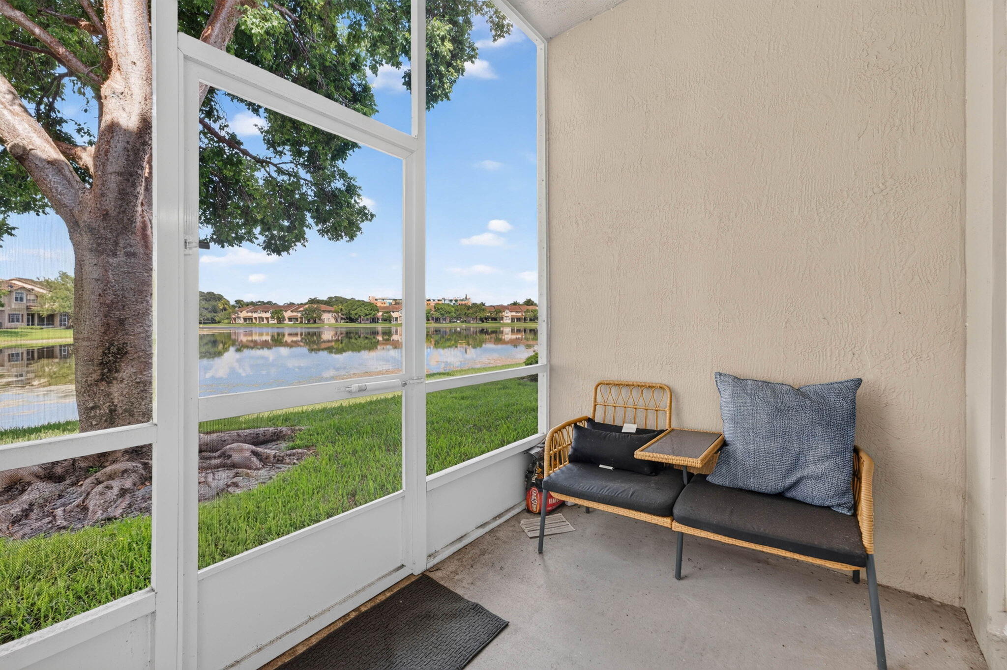 ROLLING HILLS GOLF & TENNIS CLUB - Residential