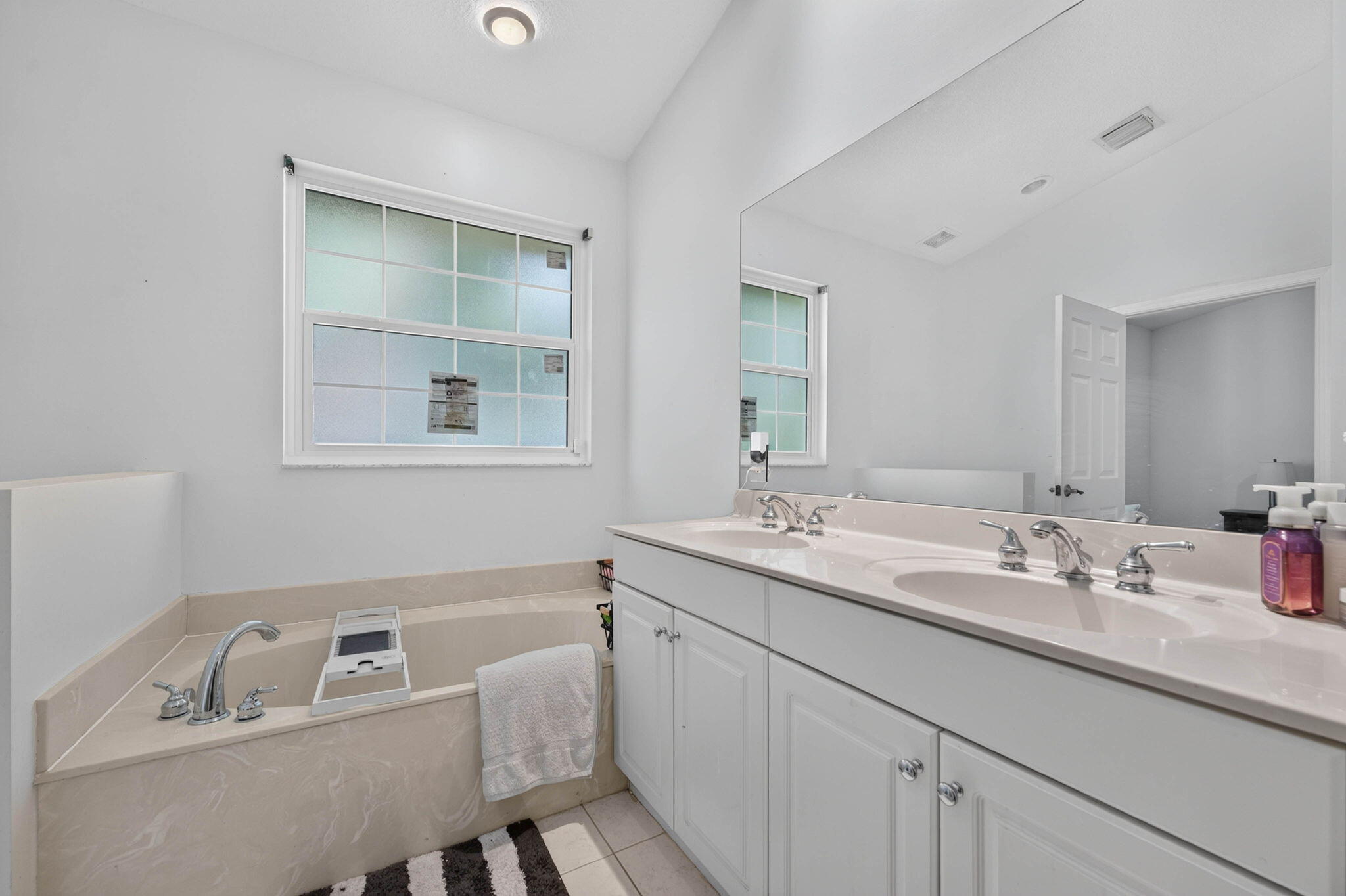 ROLLING HILLS GOLF & TENNIS CLUB - Residential
