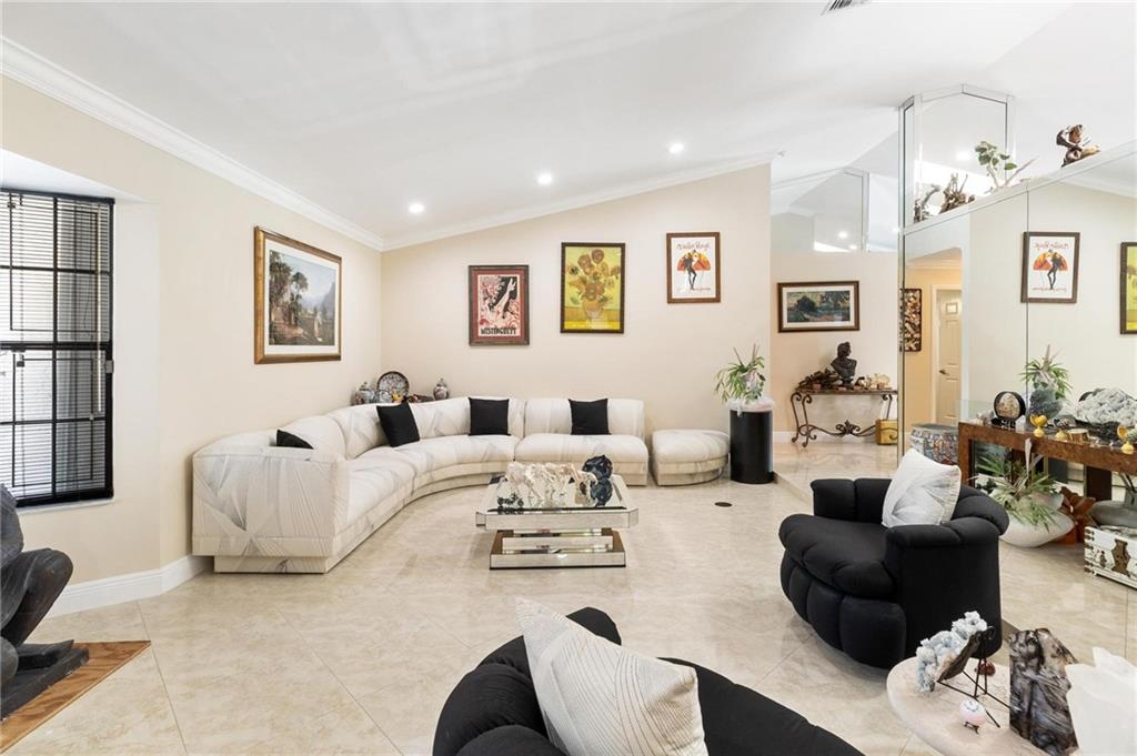 Pine Ridge 112-37 B - Residential