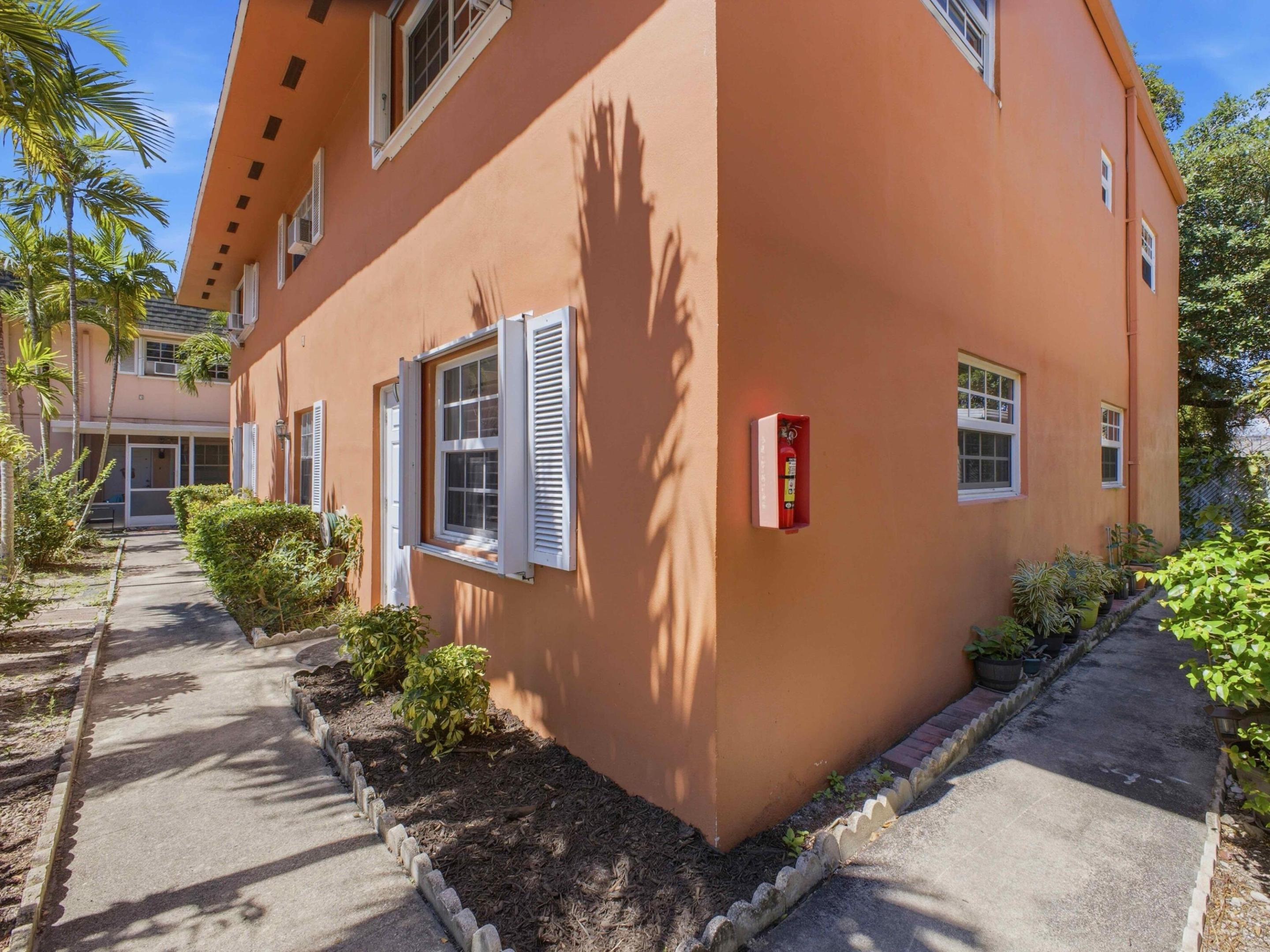 PALM TOWNHOUSE CONDO - Residential