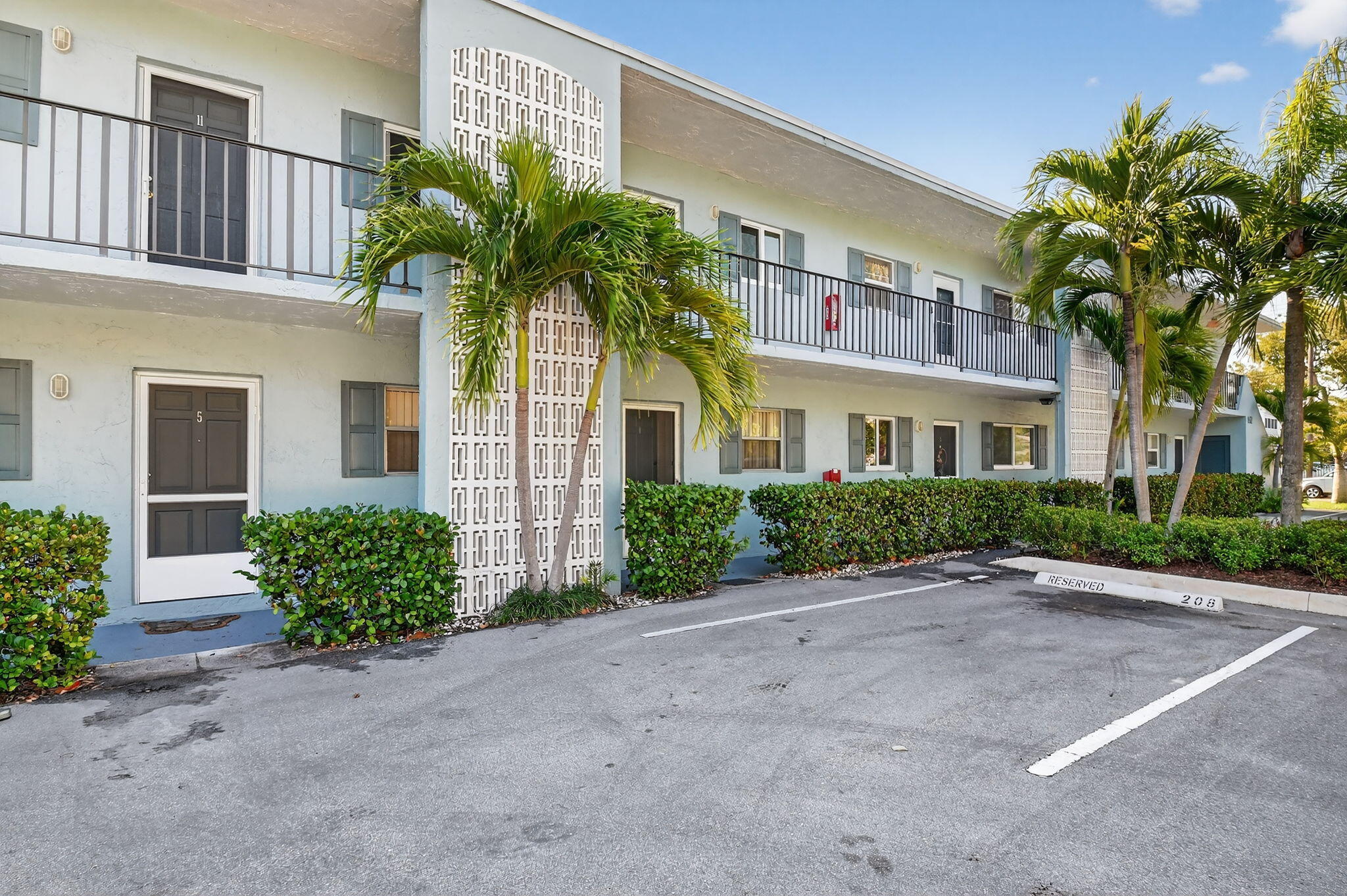KEN-LEE GARDENS CONDO - Residential