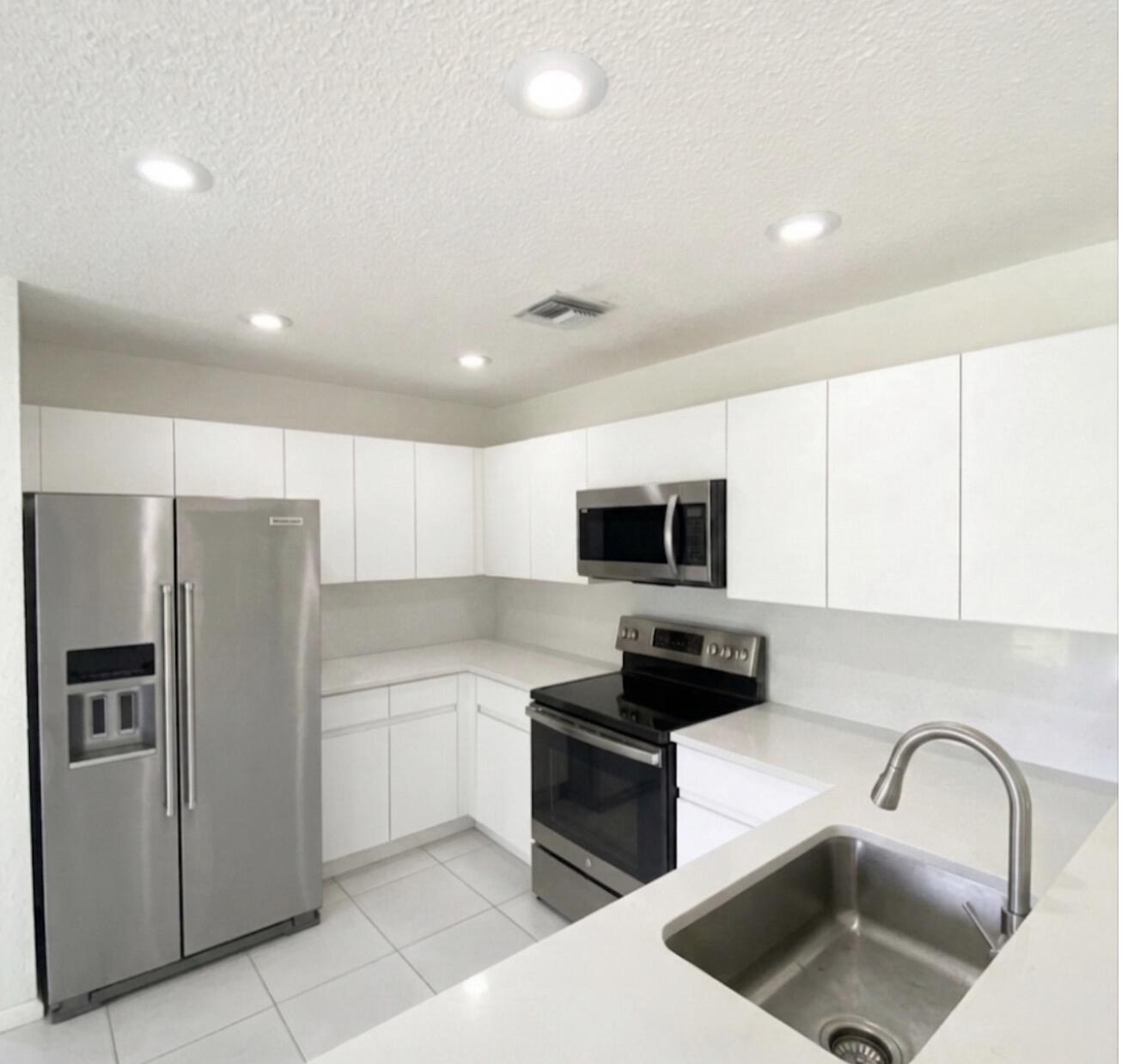 TRACT G OF MISSION BAY - Residential Lease