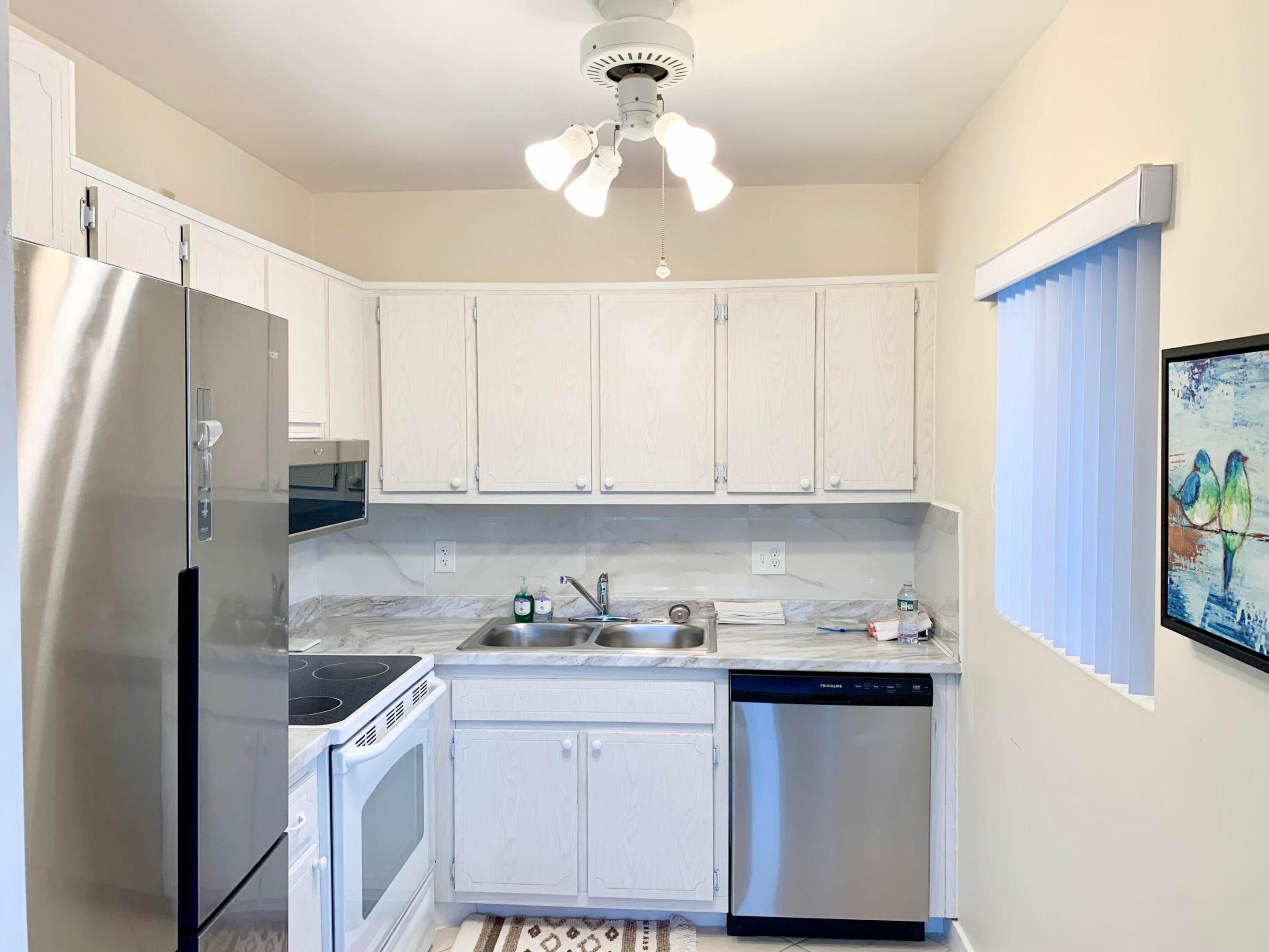 MURRY HILLS APT BLDG CONDO - Residential