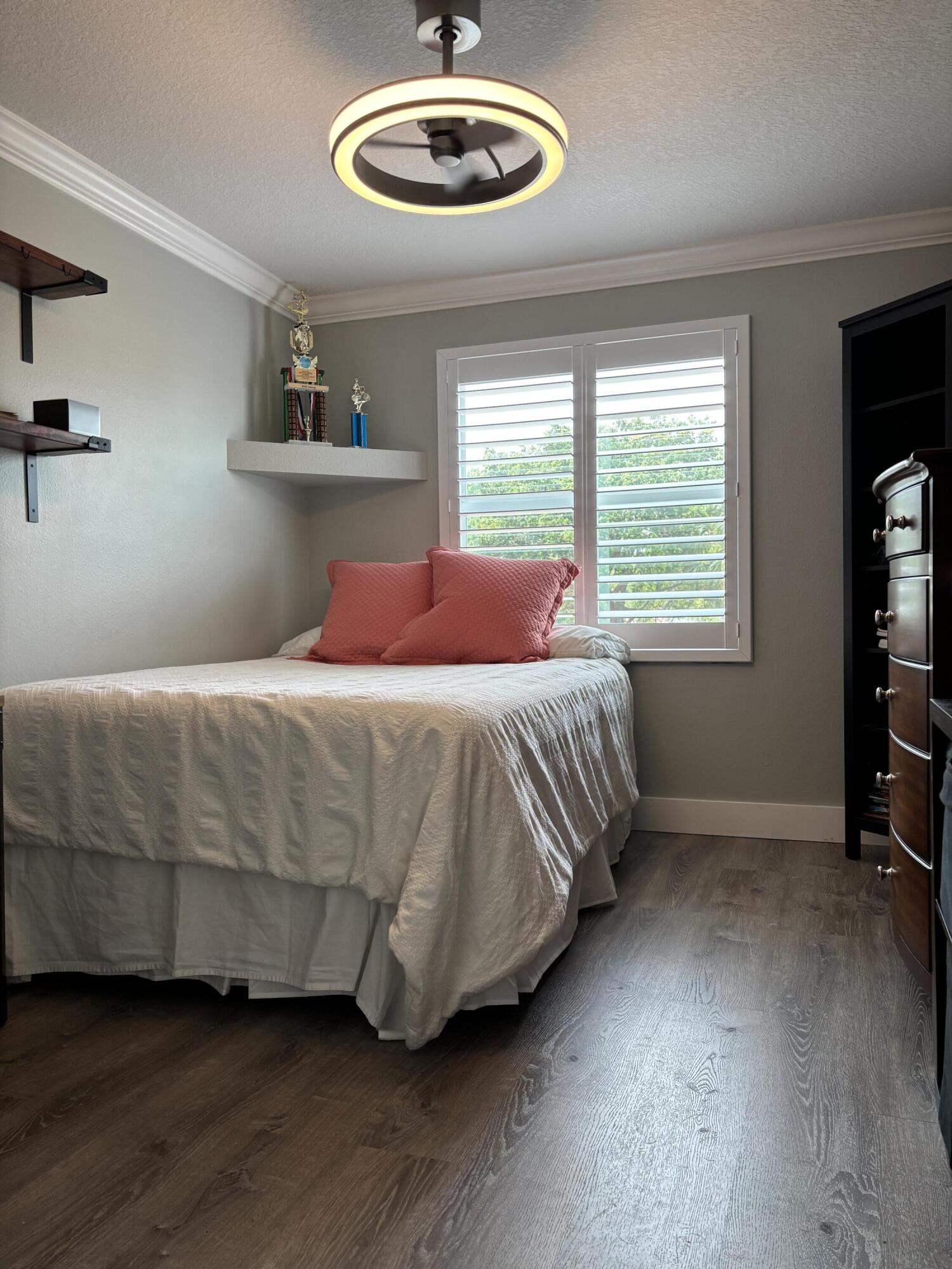 CHARLESTON SHORES - Residential