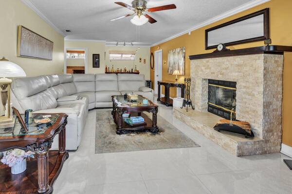 WAVERLY HUNDRED - Residential