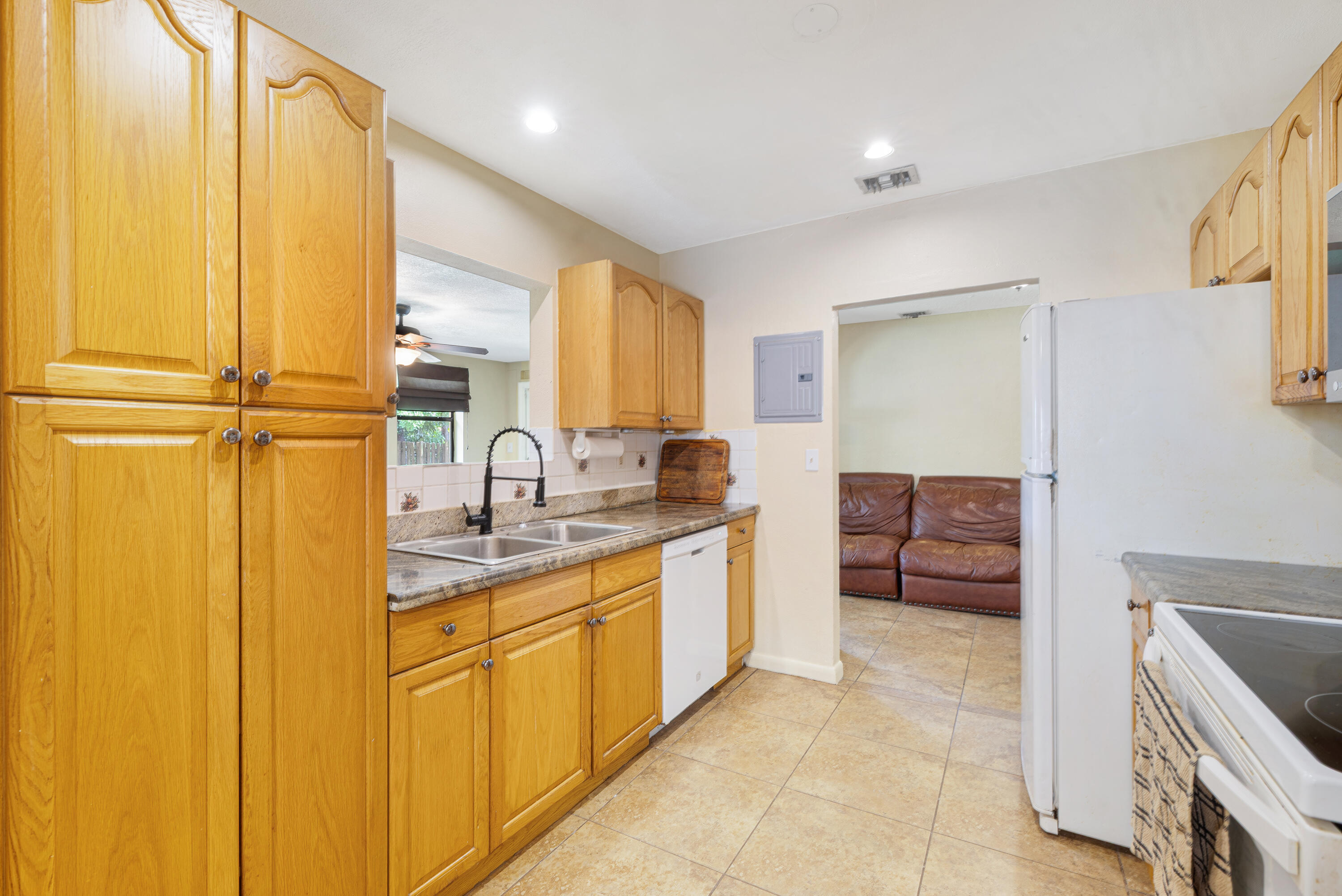 OAKLAND PARK SECOND ADD - Residential