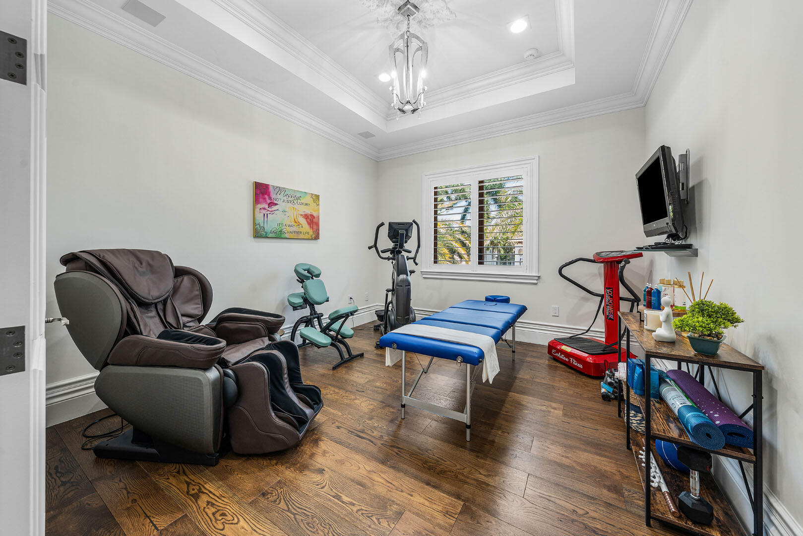 ROYAL PALM YACHT & COUNTRY CLUB - Residential