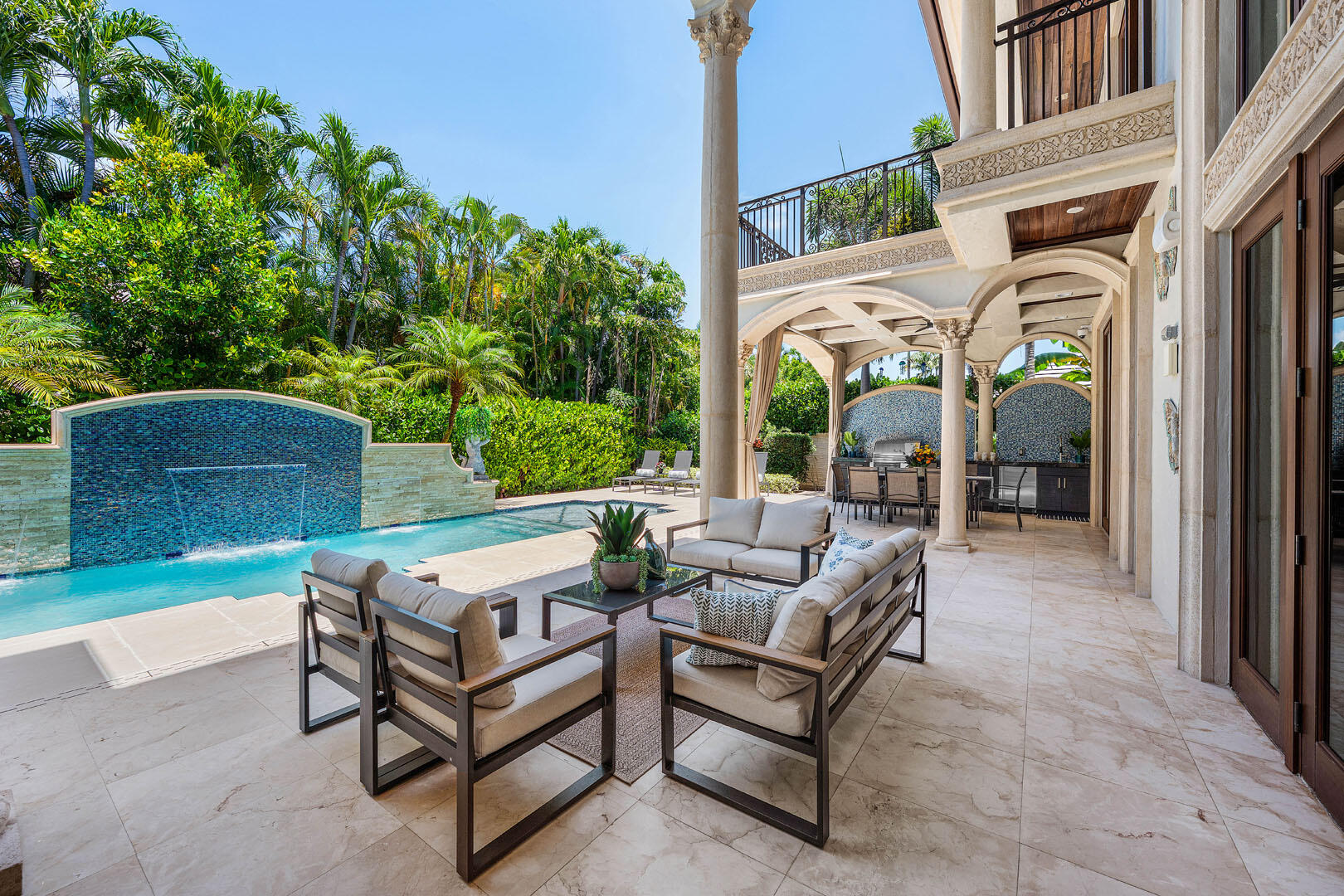 ROYAL PALM YACHT & COUNTRY CLUB - Residential