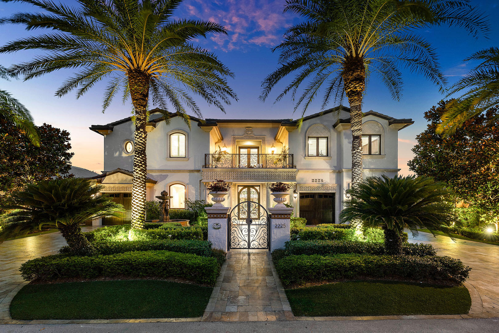 ROYAL PALM YACHT & COUNTRY CLUB - Residential