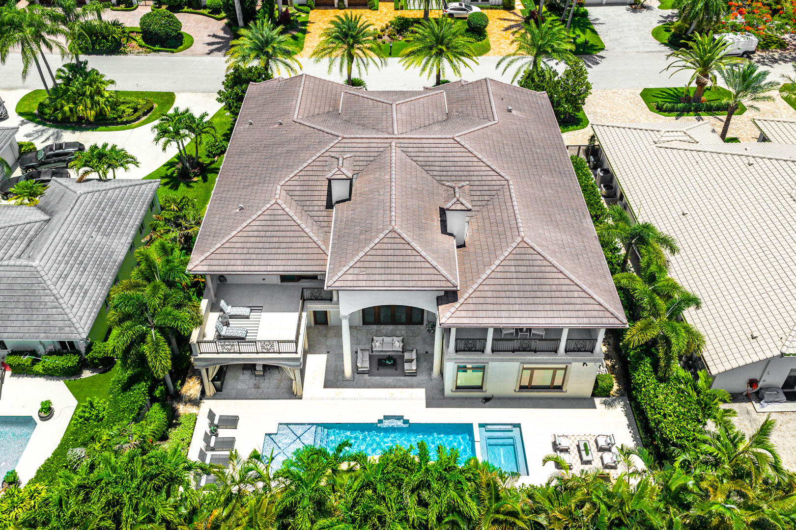 ROYAL PALM YACHT & COUNTRY CLUB - Residential