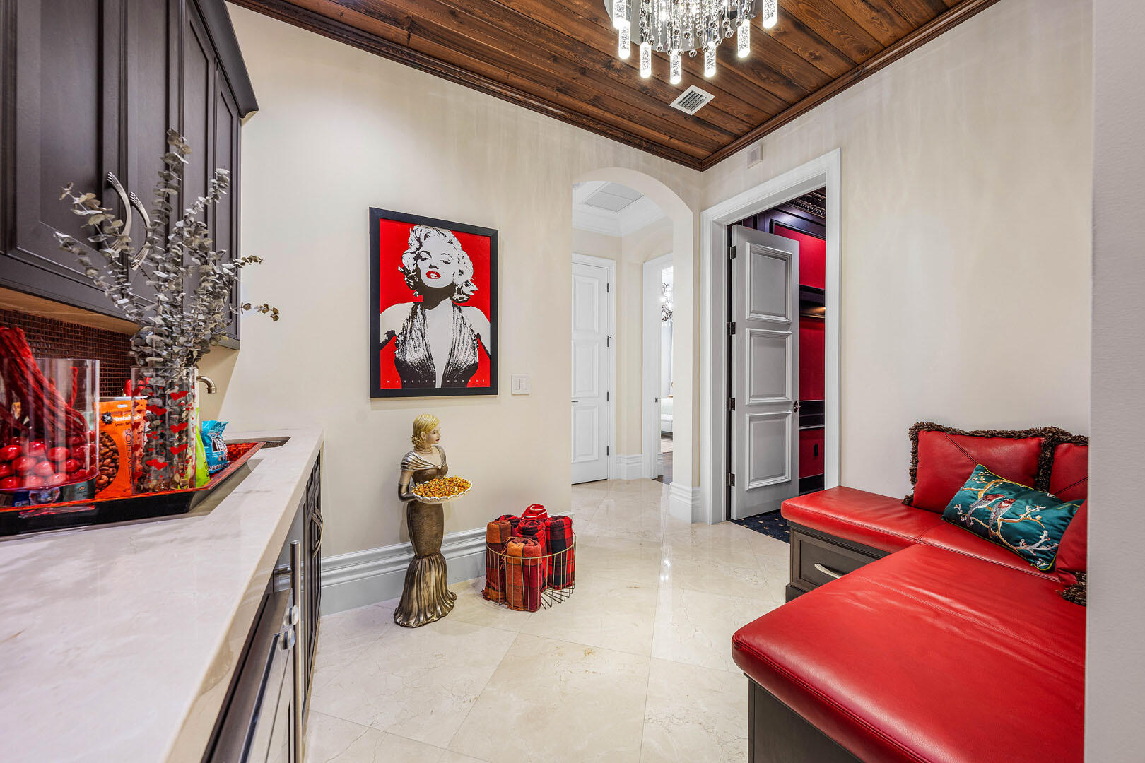 ROYAL PALM YACHT & COUNTRY CLUB - Residential