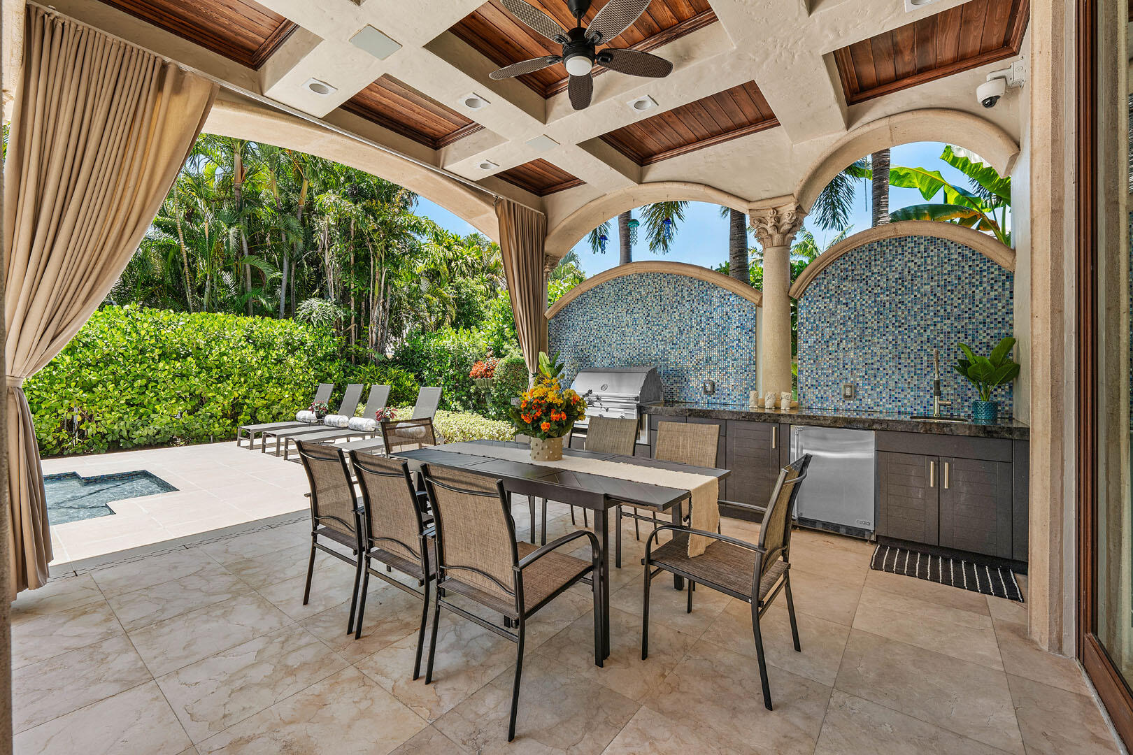 ROYAL PALM YACHT & COUNTRY CLUB - Residential