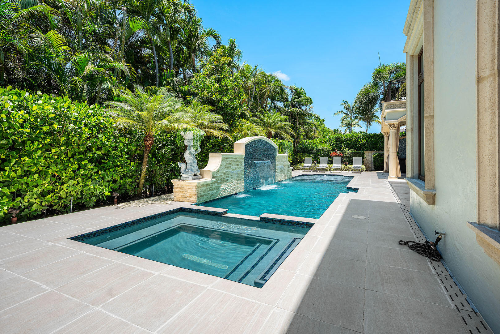 ROYAL PALM YACHT & COUNTRY CLUB - Residential