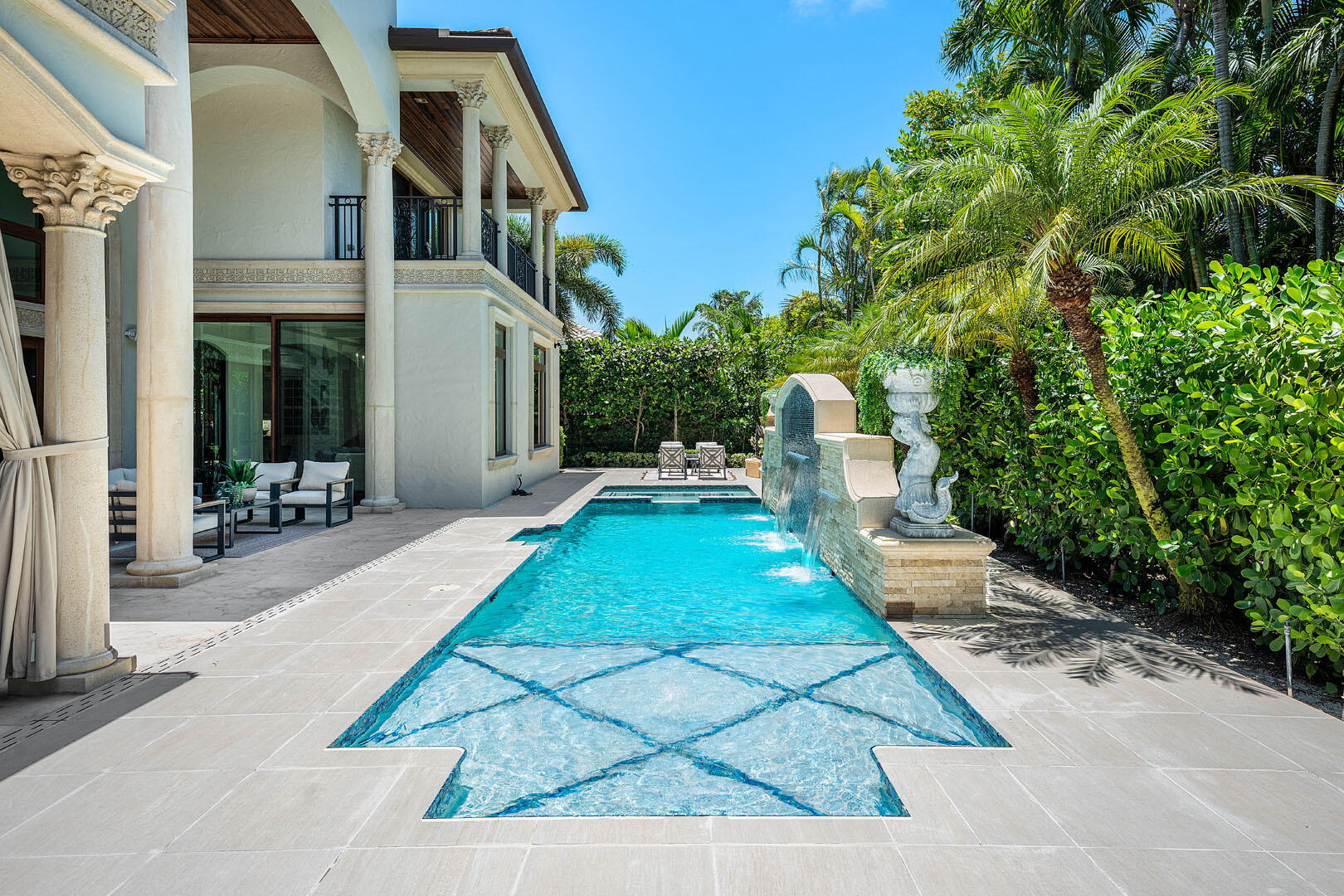 ROYAL PALM YACHT & COUNTRY CLUB - Residential