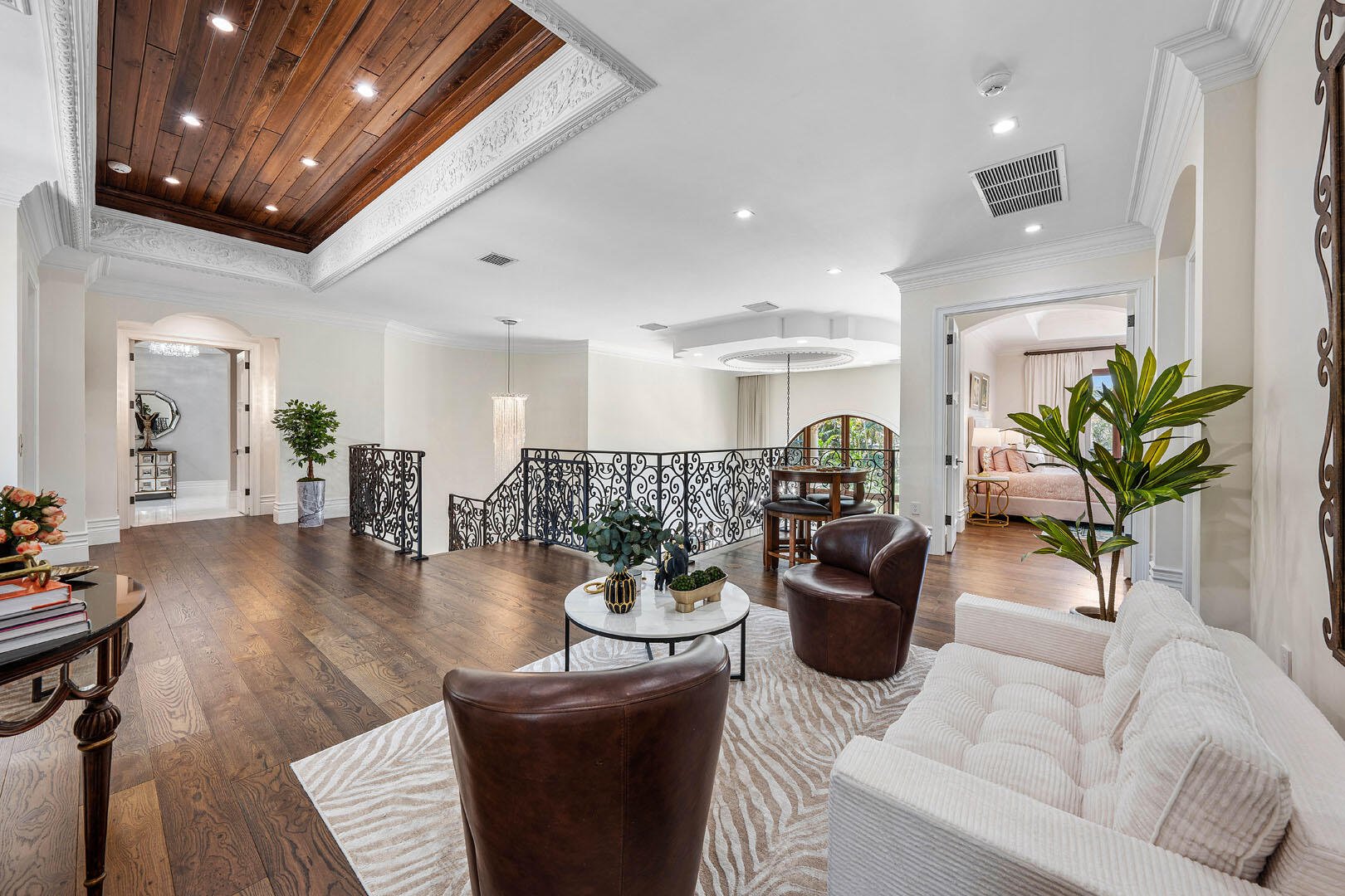 ROYAL PALM YACHT & COUNTRY CLUB - Residential