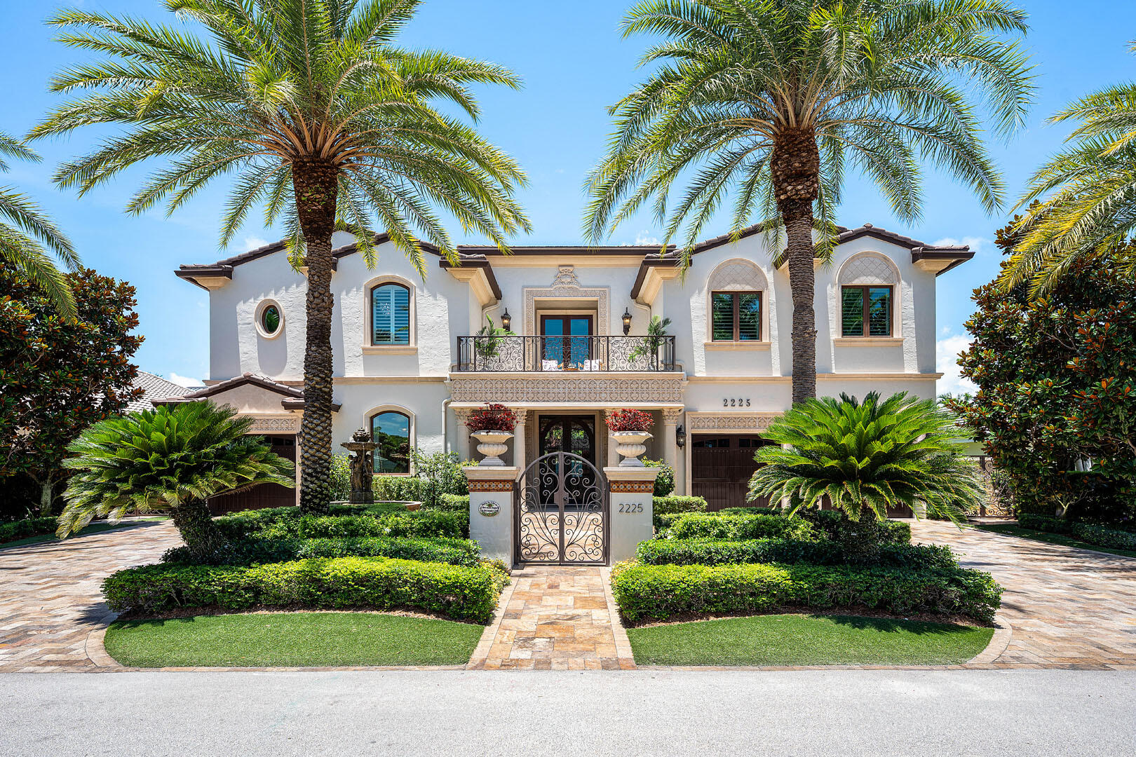 ROYAL PALM YACHT & COUNTRY CLUB - Residential