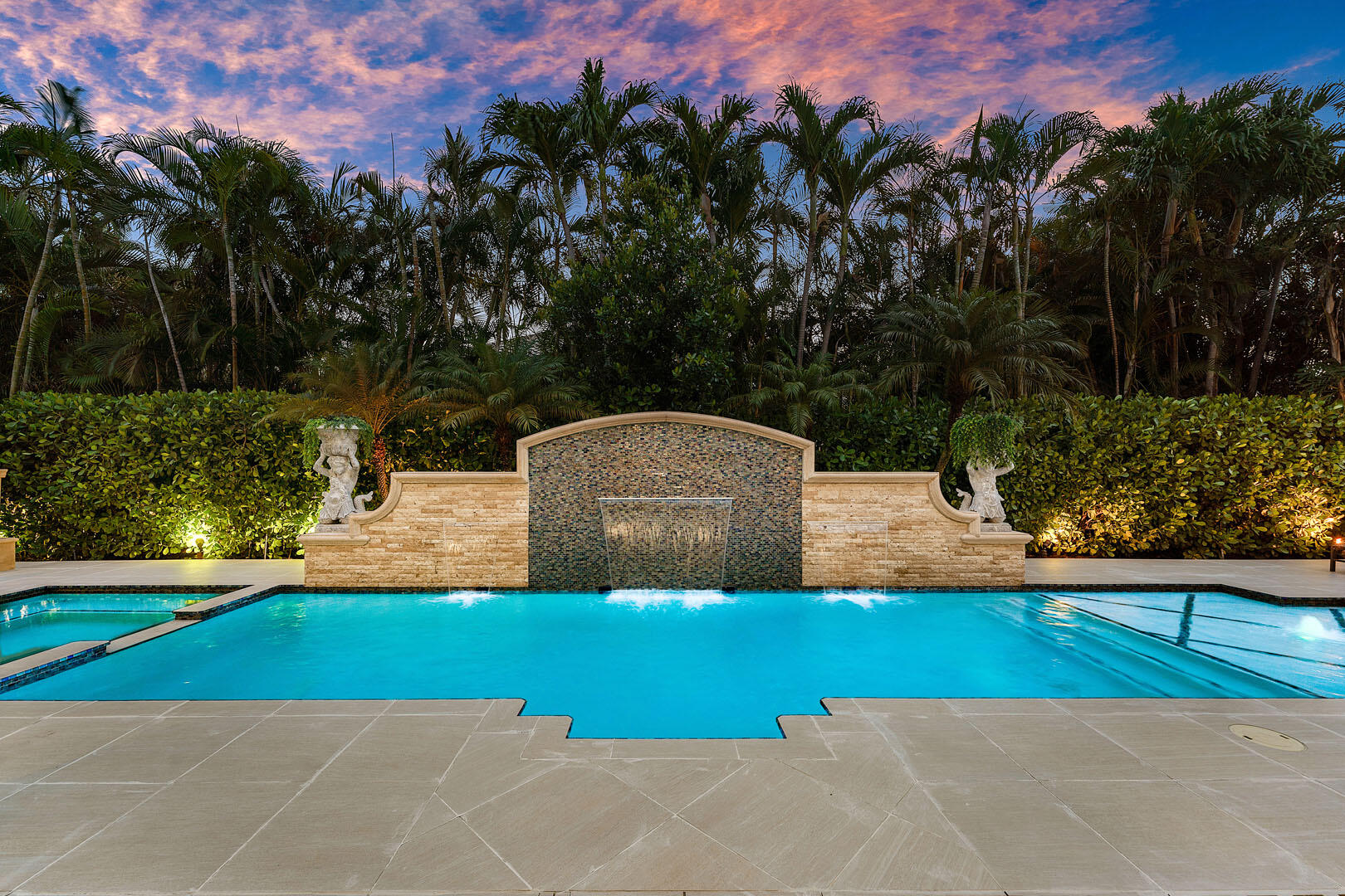 ROYAL PALM YACHT & COUNTRY CLUB - Residential