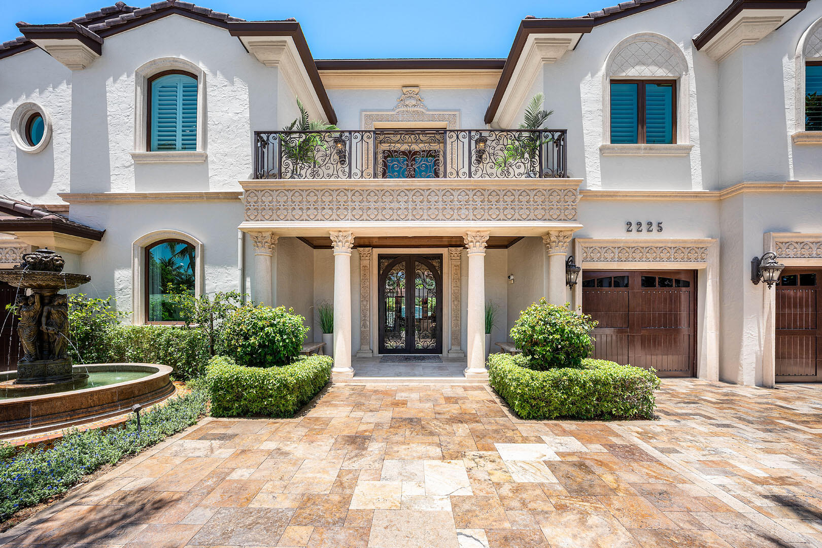 ROYAL PALM YACHT & COUNTRY CLUB - Residential