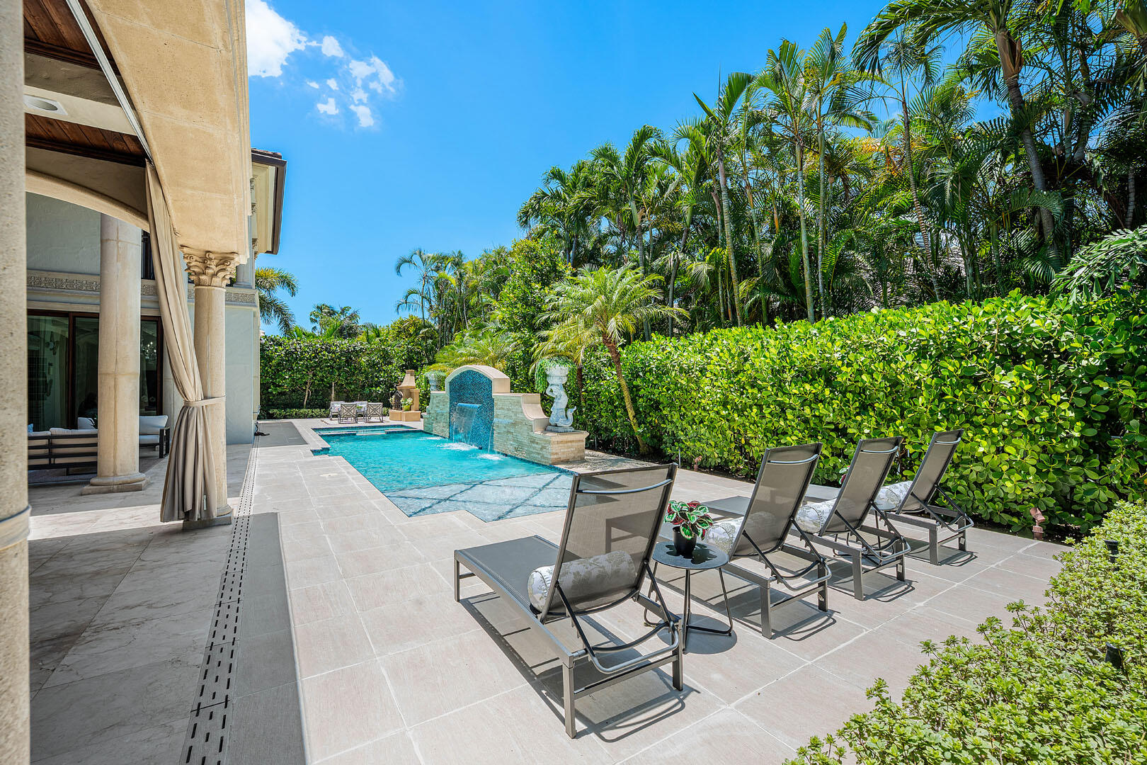 ROYAL PALM YACHT & COUNTRY CLUB - Residential