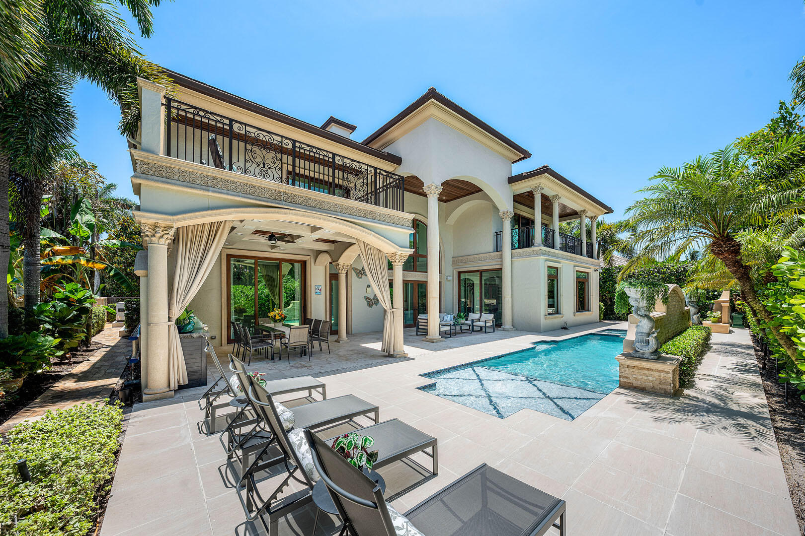 ROYAL PALM YACHT & COUNTRY CLUB - Residential