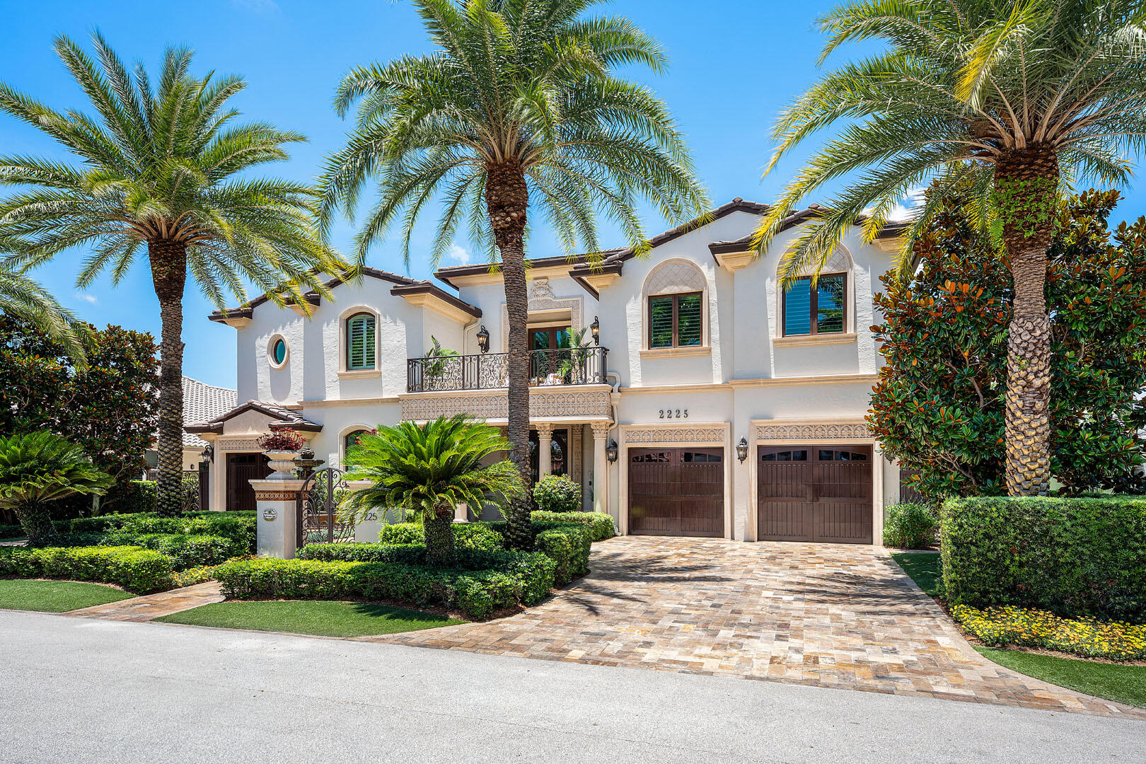 ROYAL PALM YACHT & COUNTRY CLUB - Residential