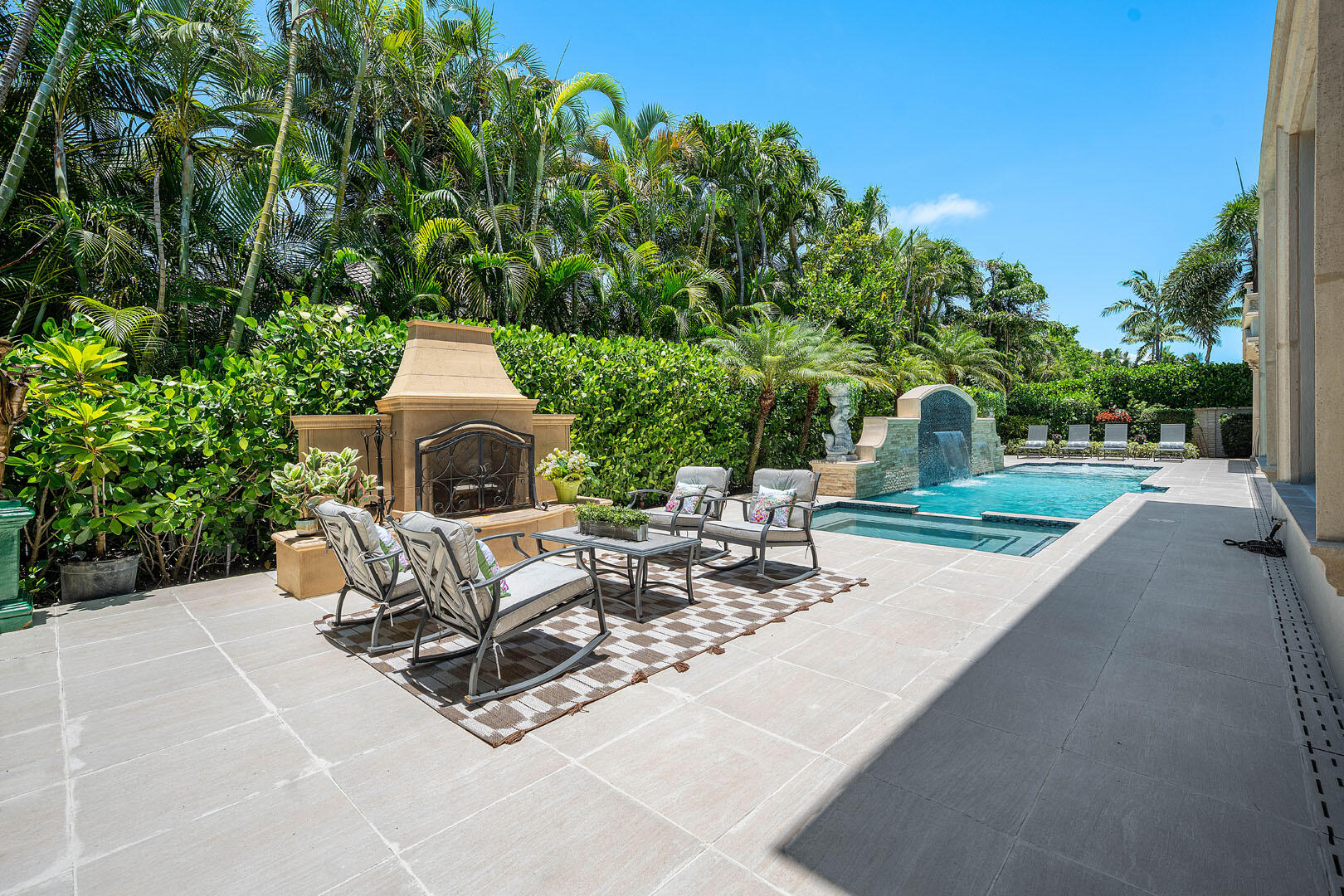 ROYAL PALM YACHT & COUNTRY CLUB - Residential