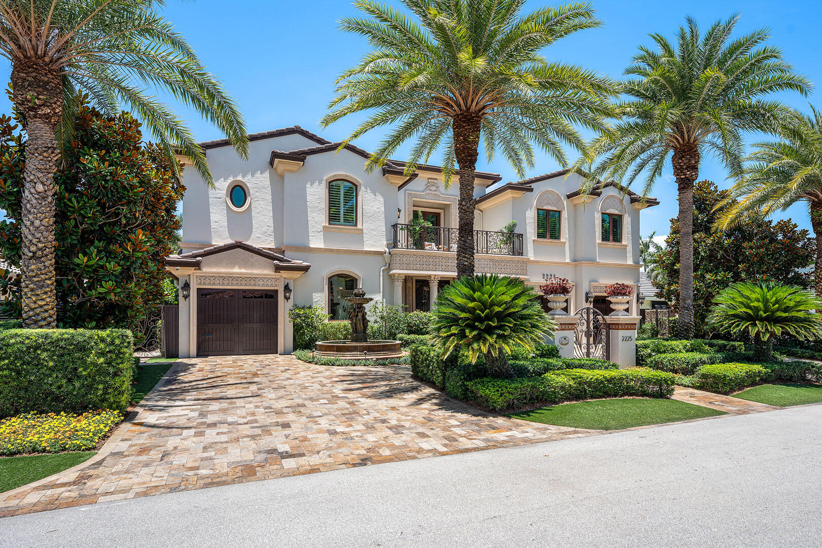 ROYAL PALM YACHT & COUNTRY CLUB - Residential